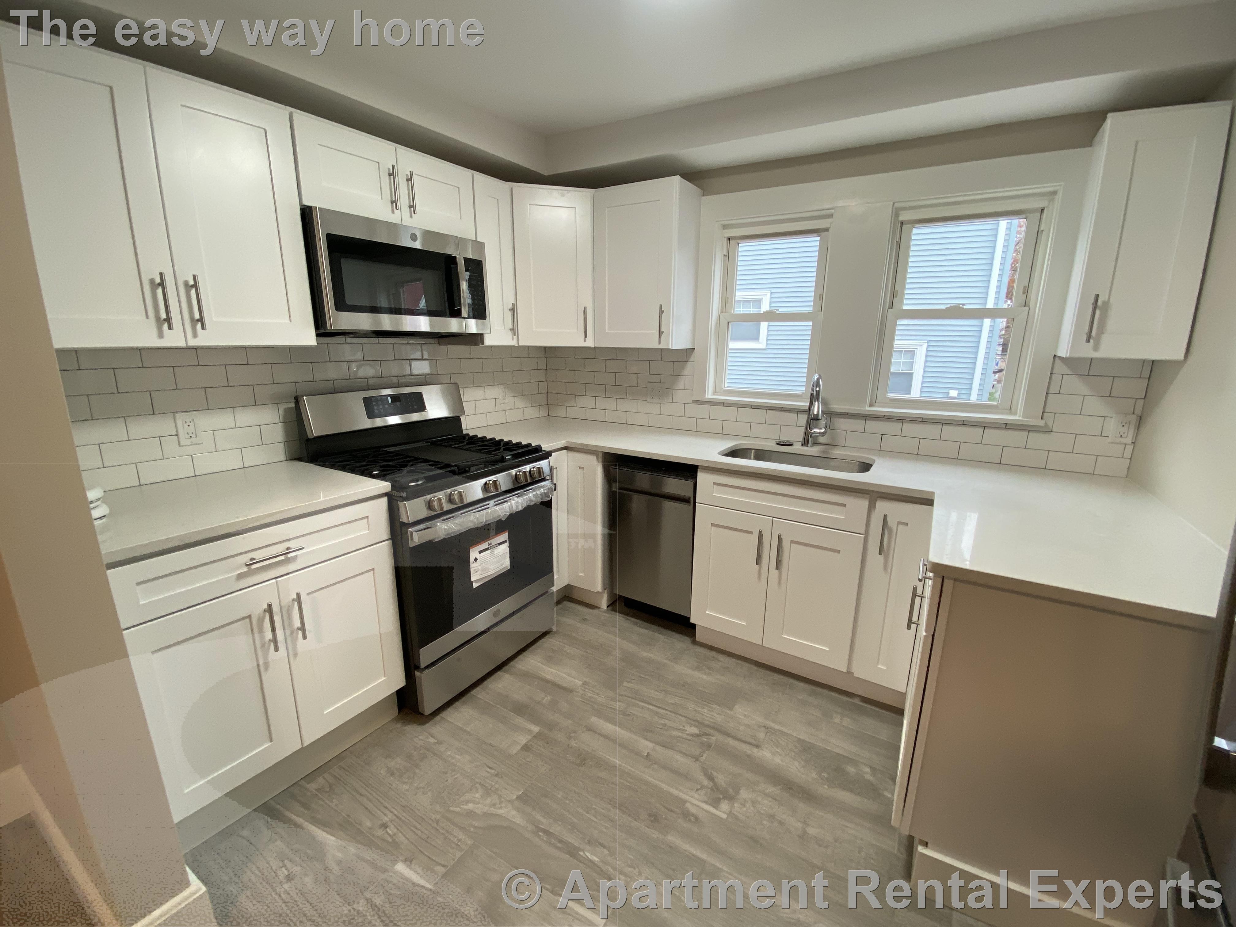 8 Fisk Ave, Magoun Square