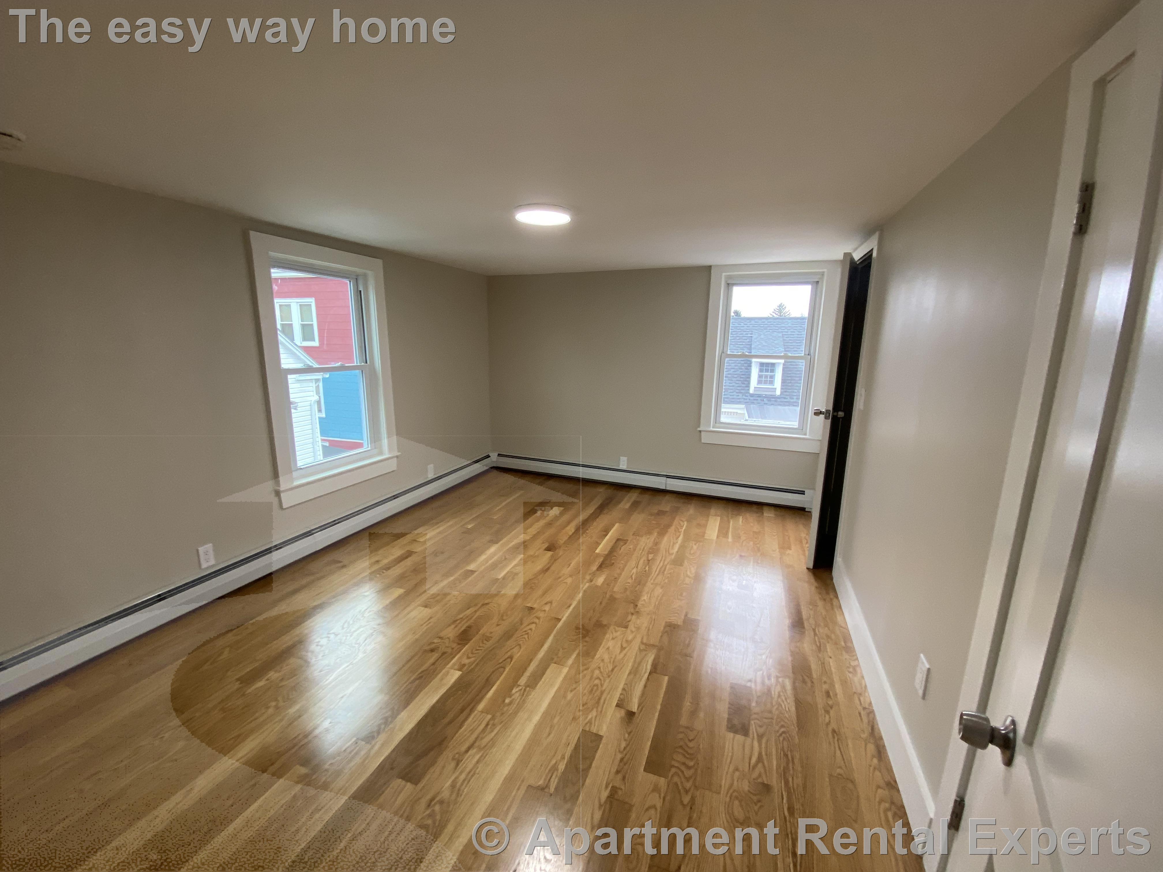 8 Fisk Ave, Magoun Square