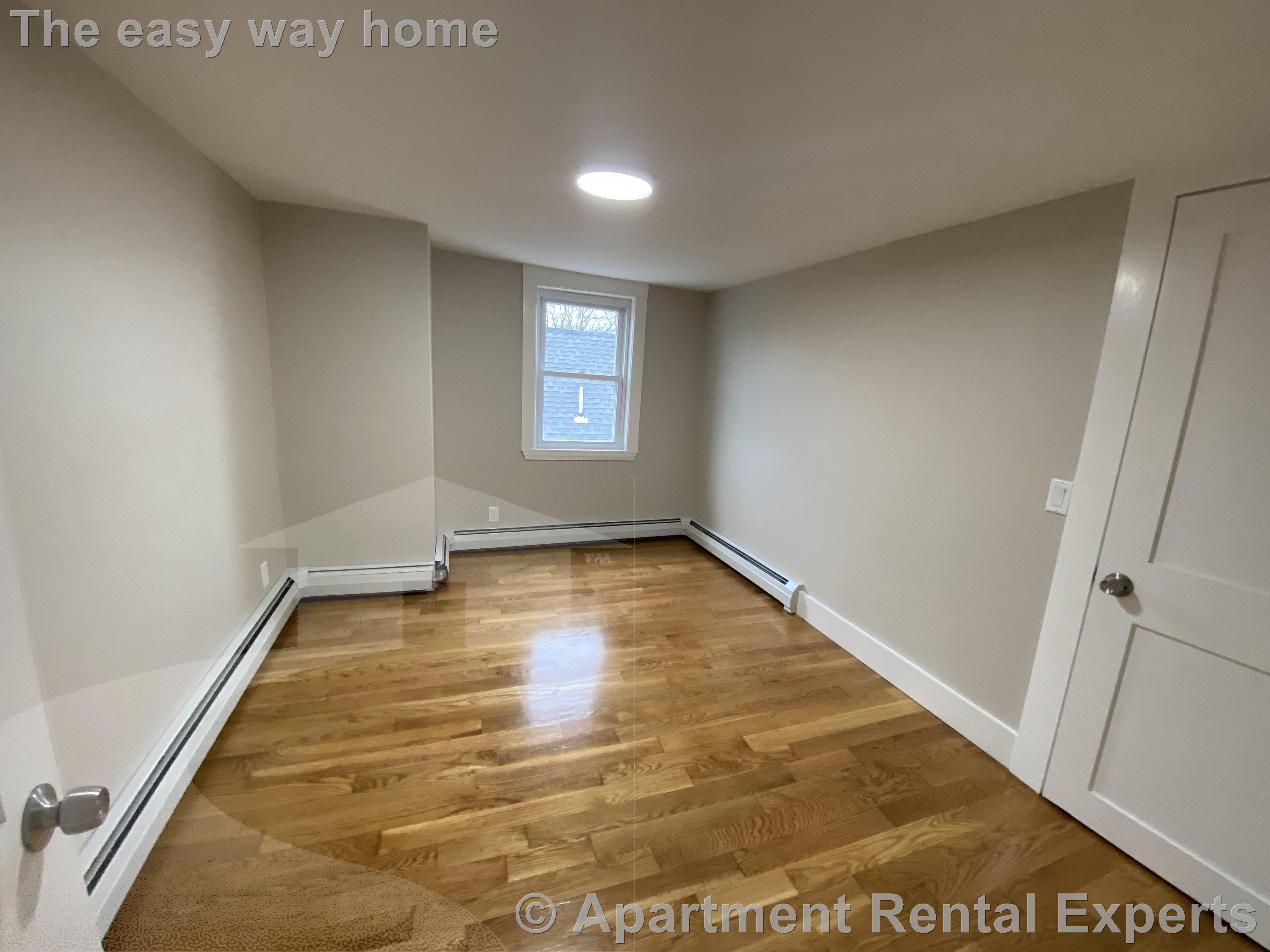 8 Fisk Ave, Magoun Square