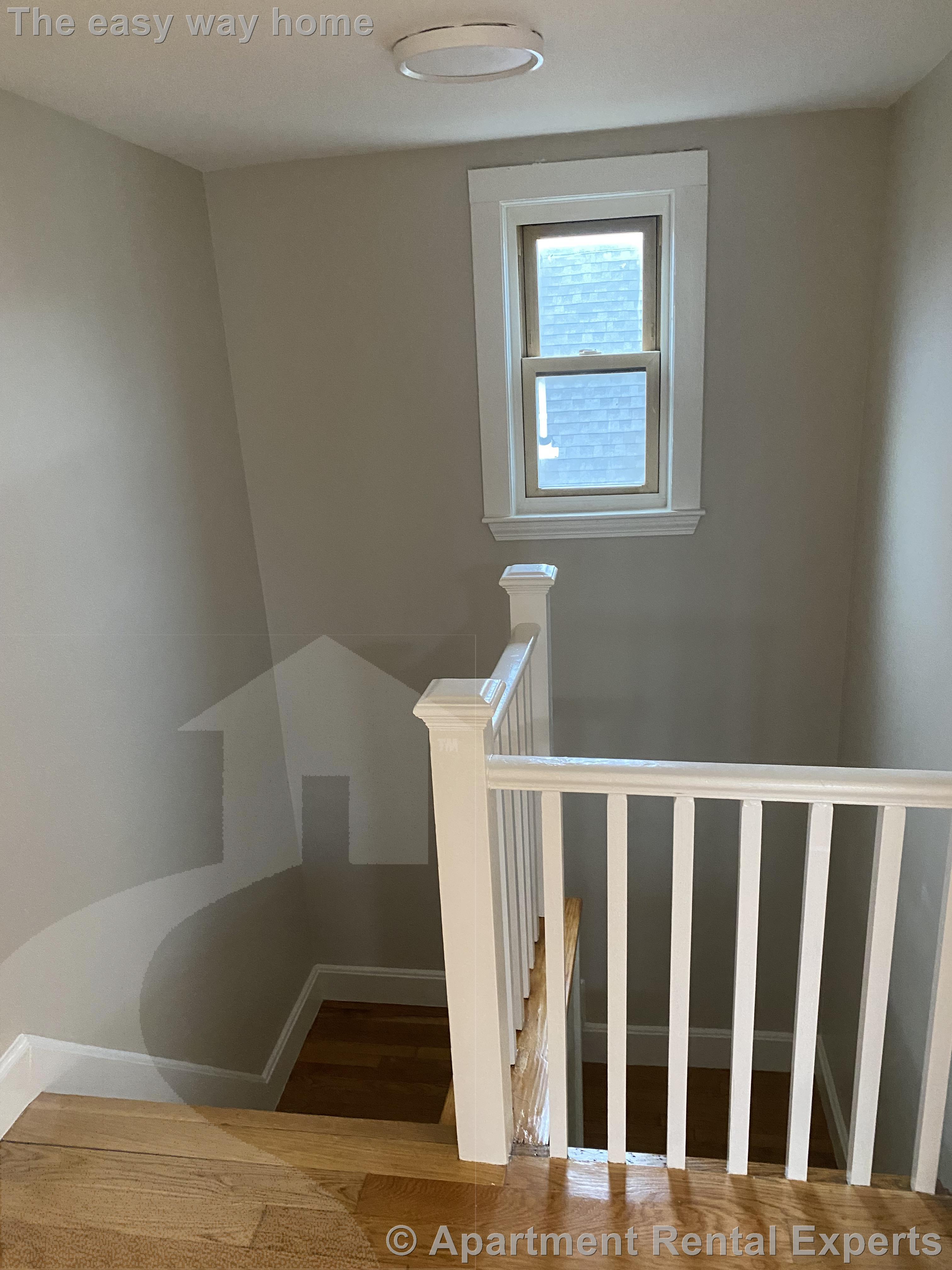 8 Fisk Ave, Magoun Square