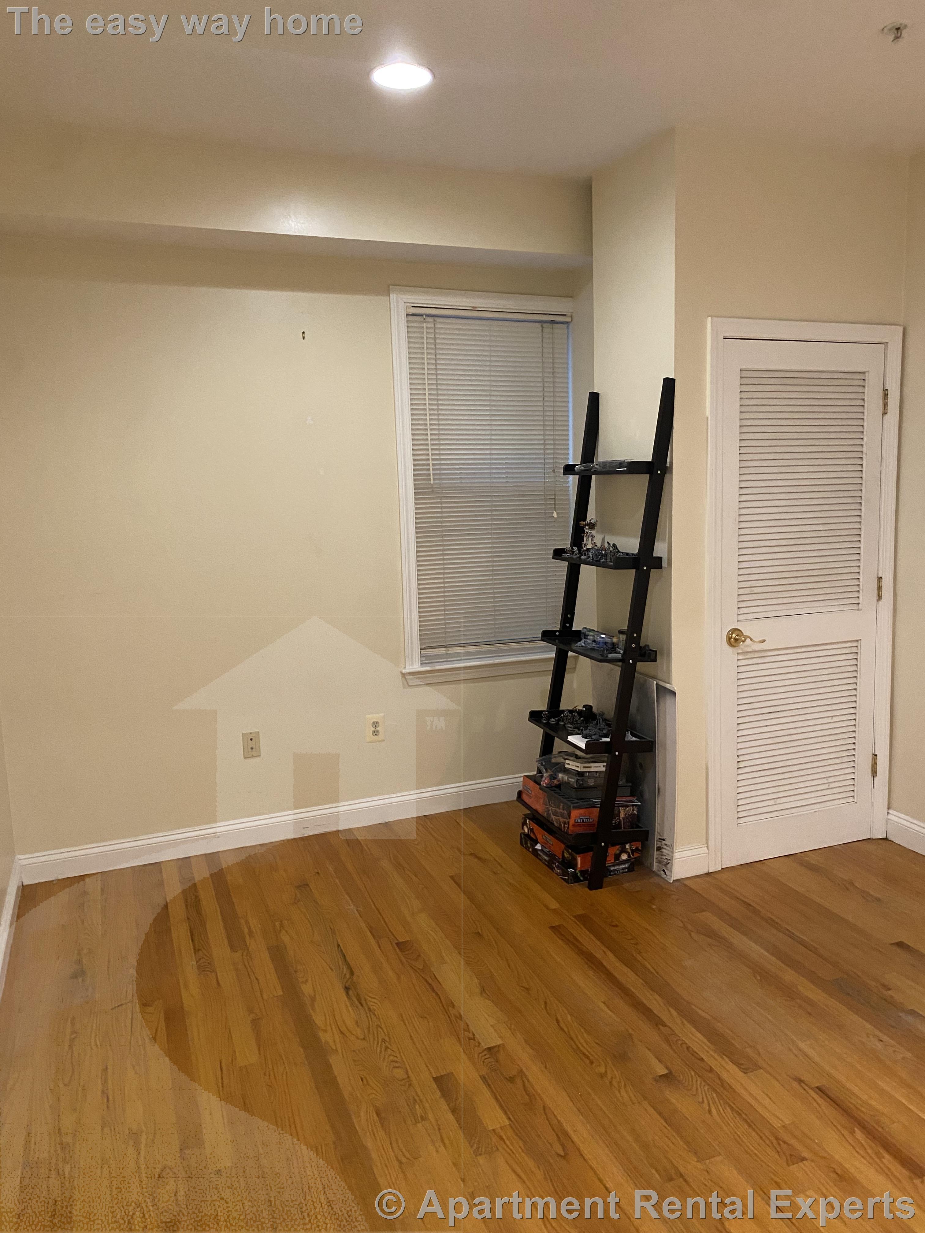 460 Green St, Central Square