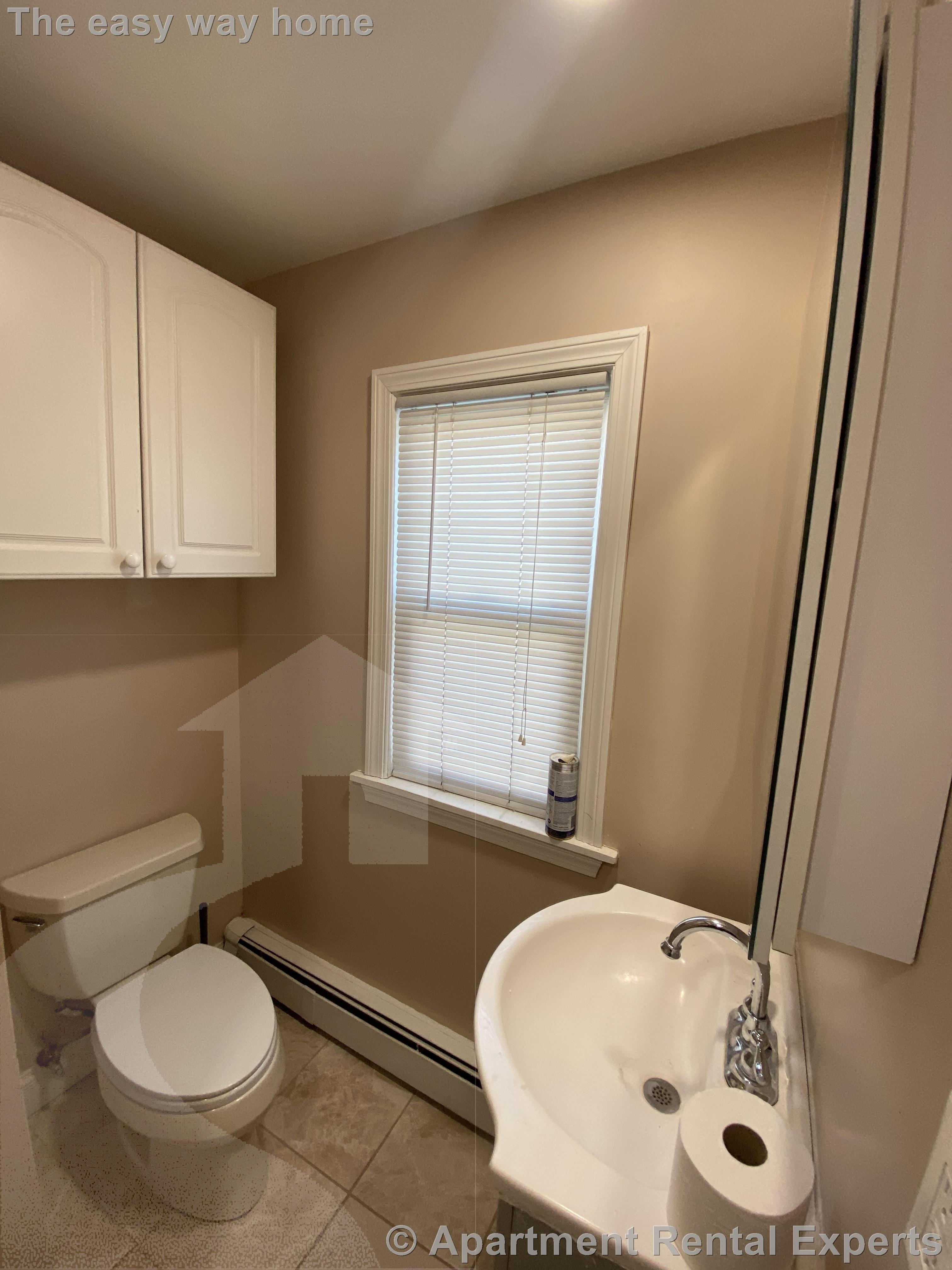 2-4 Goldsmith Ave, Tufts