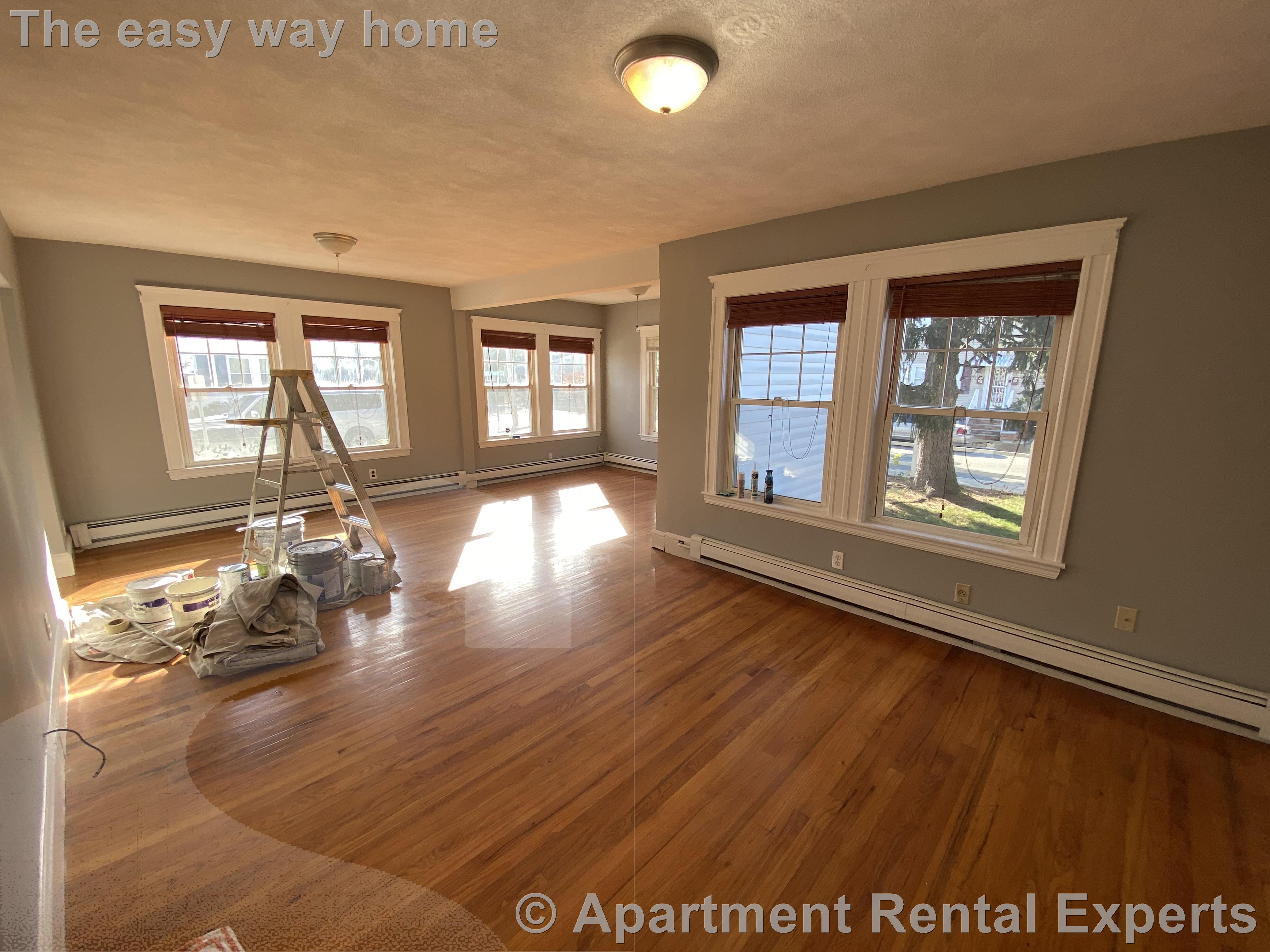 2-4 Goldsmith Ave, Tufts