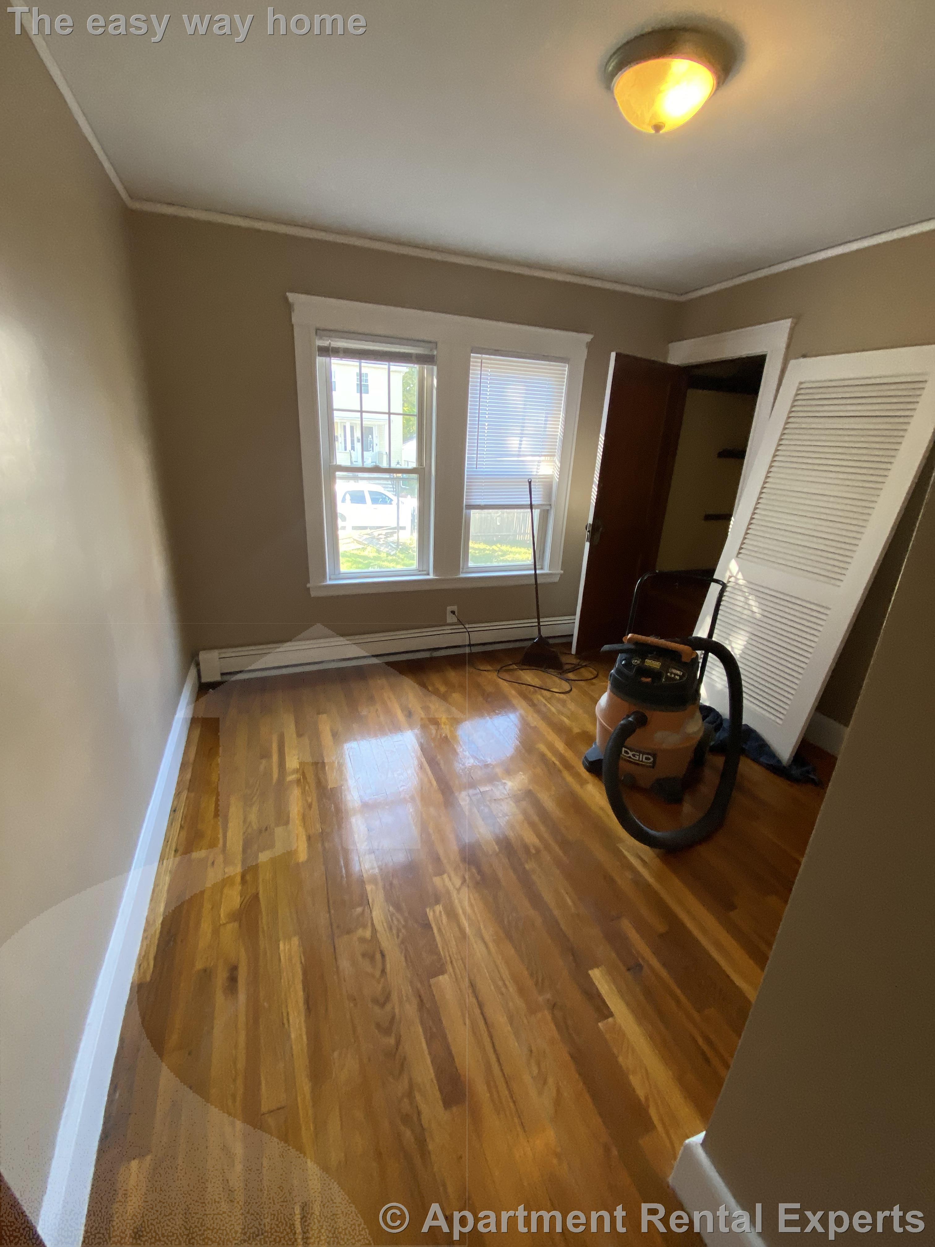 2-4 Goldsmith Ave, Tufts