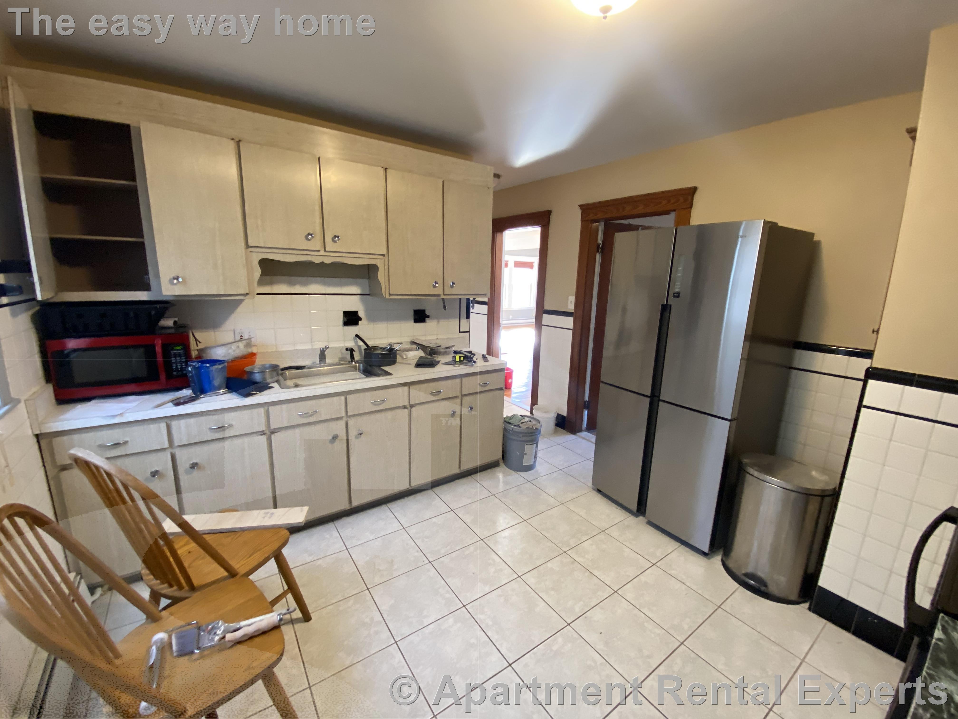 2-4 Goldsmith Ave, Tufts