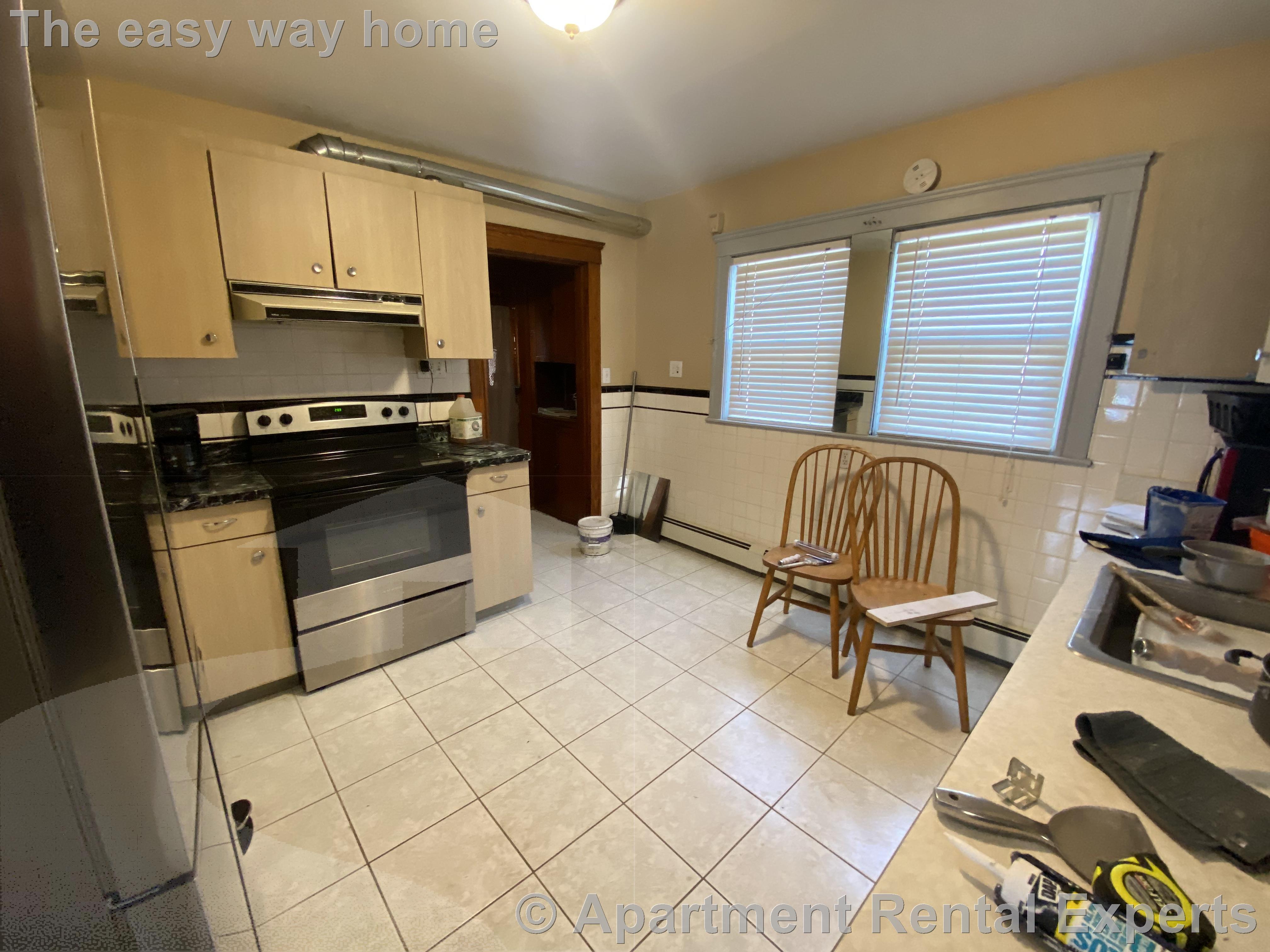 2-4 Goldsmith Ave, Tufts