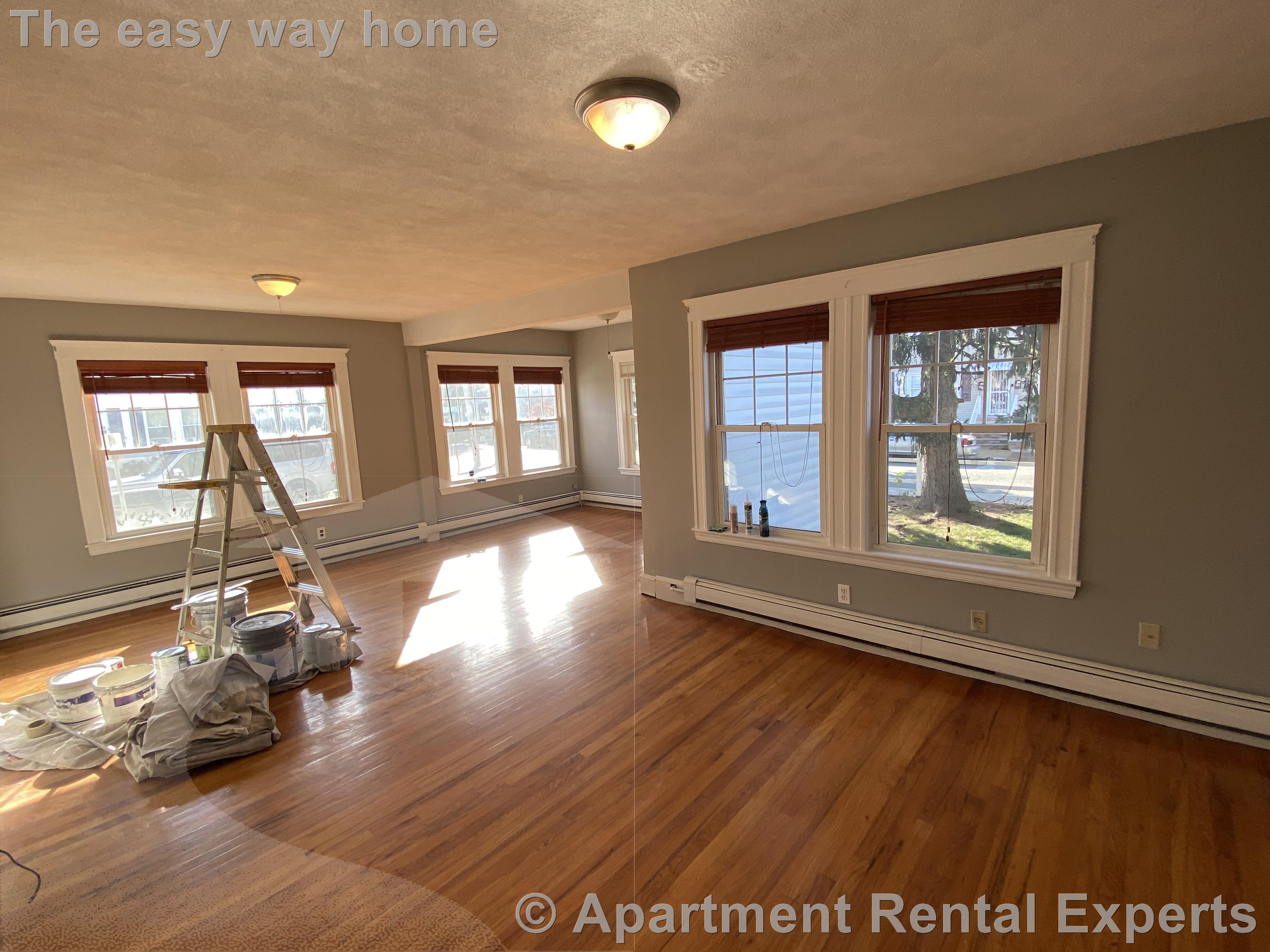 2-4 Goldsmith Ave, Tufts