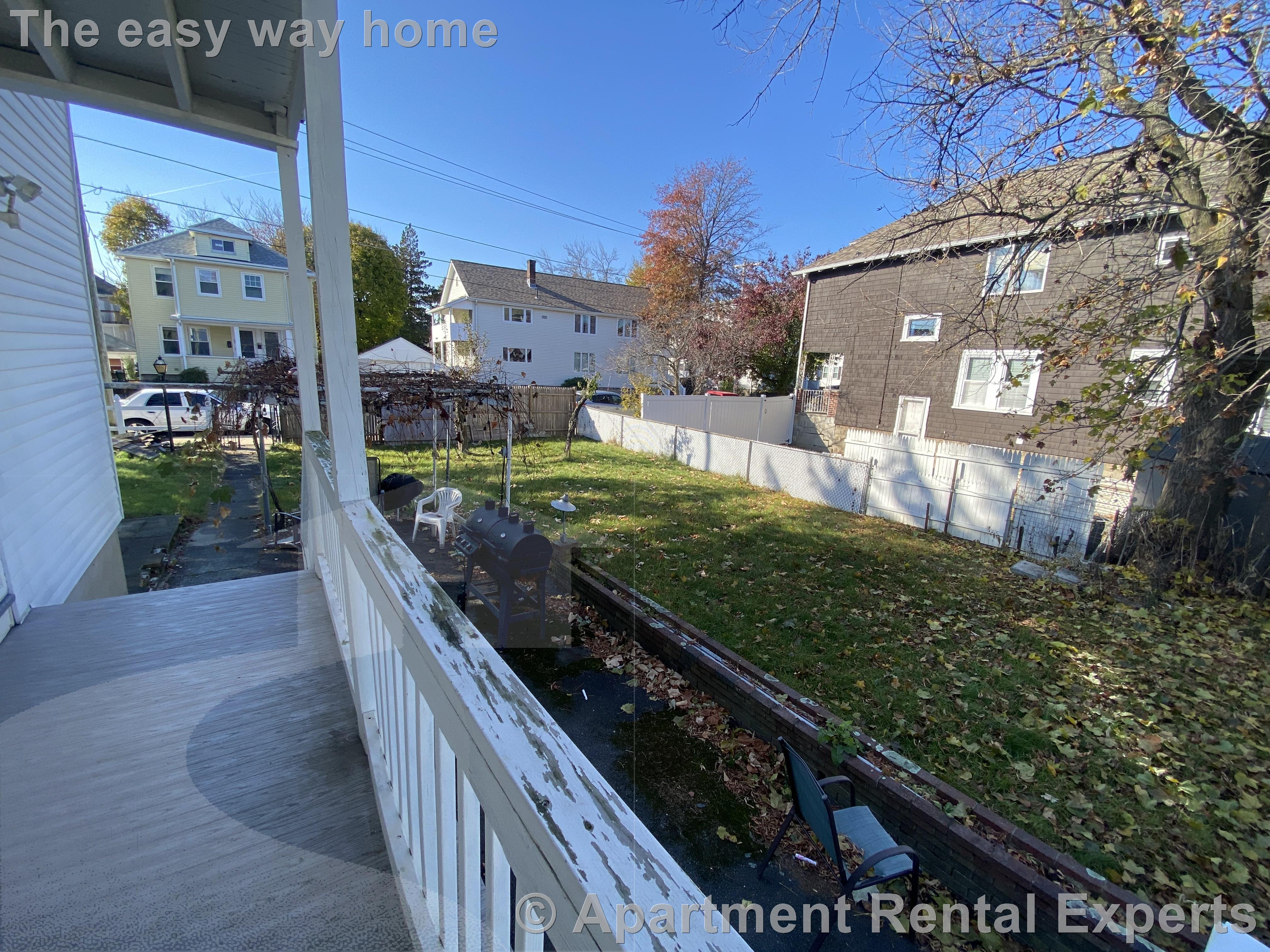 2-4 Goldsmith Ave, Tufts