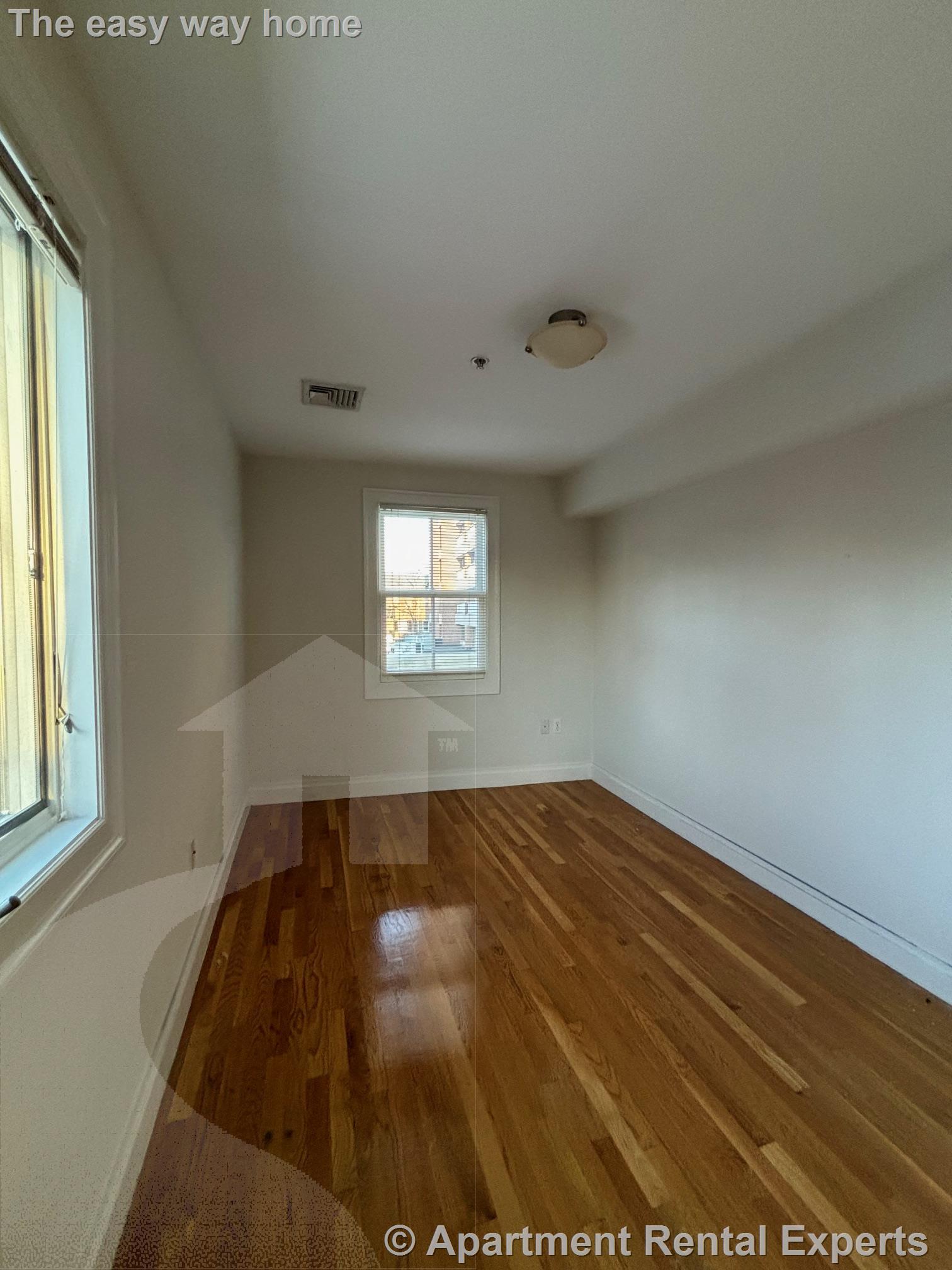 1110 Massachusetts Ave, Harvard Square