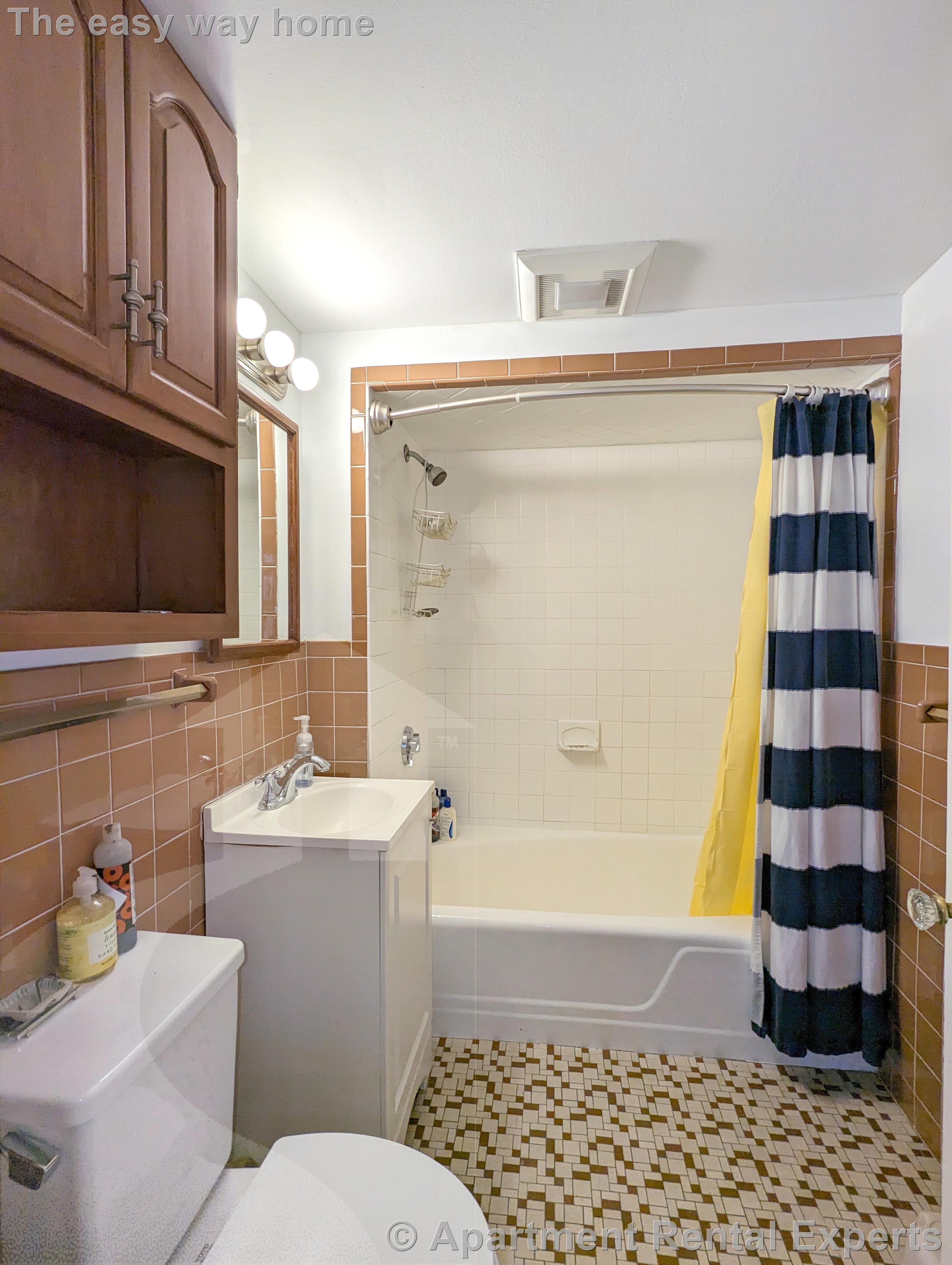 73 Woods Ave, Teele Square