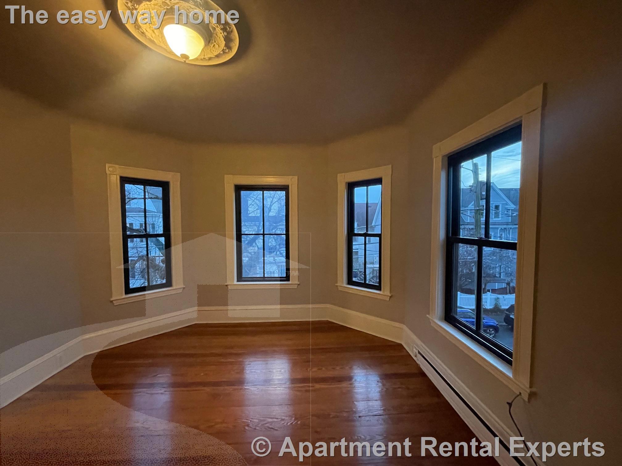 8 Charnwood Rd, Davis Square