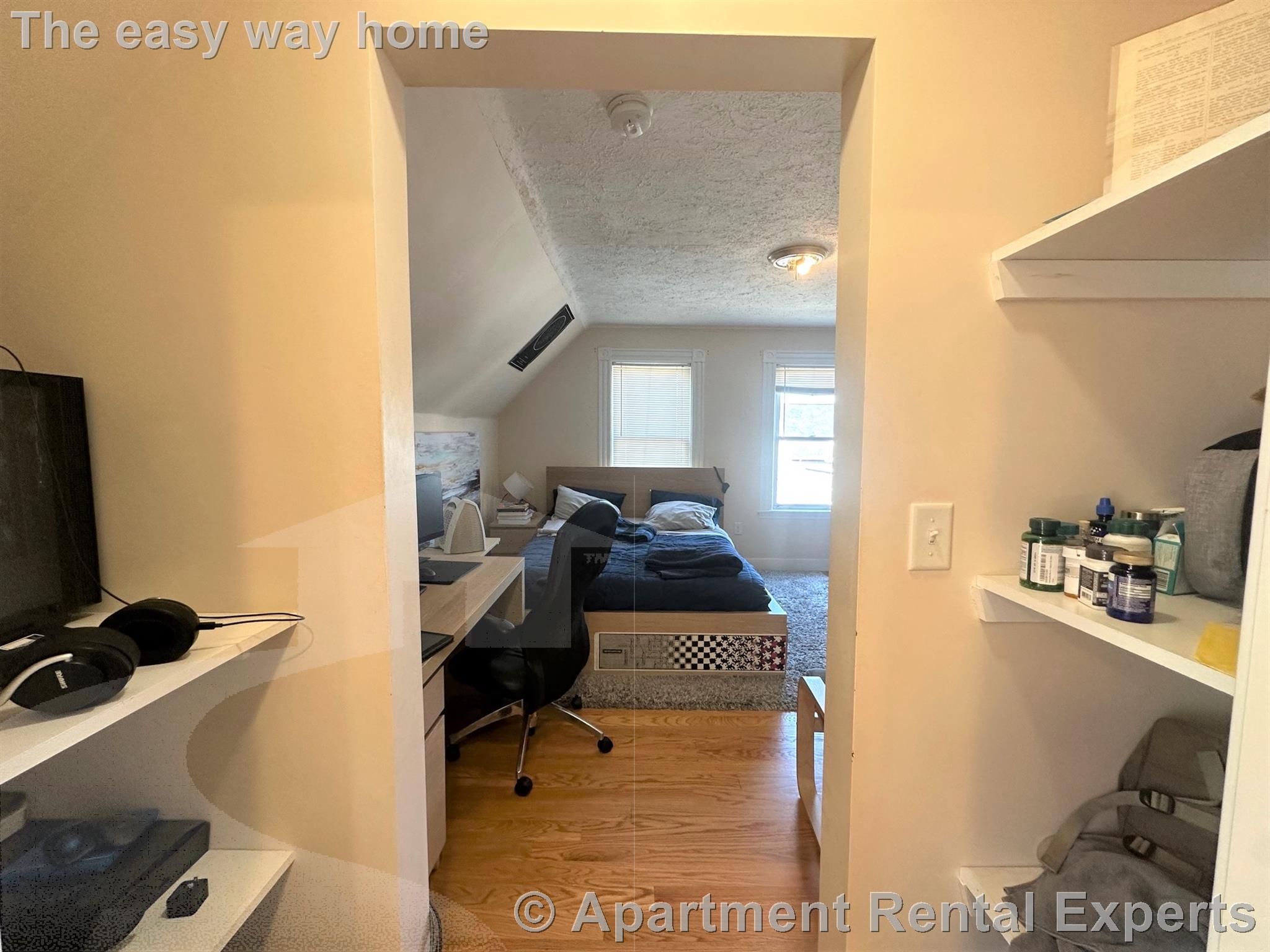 15 Lesley Ave, Davis Square