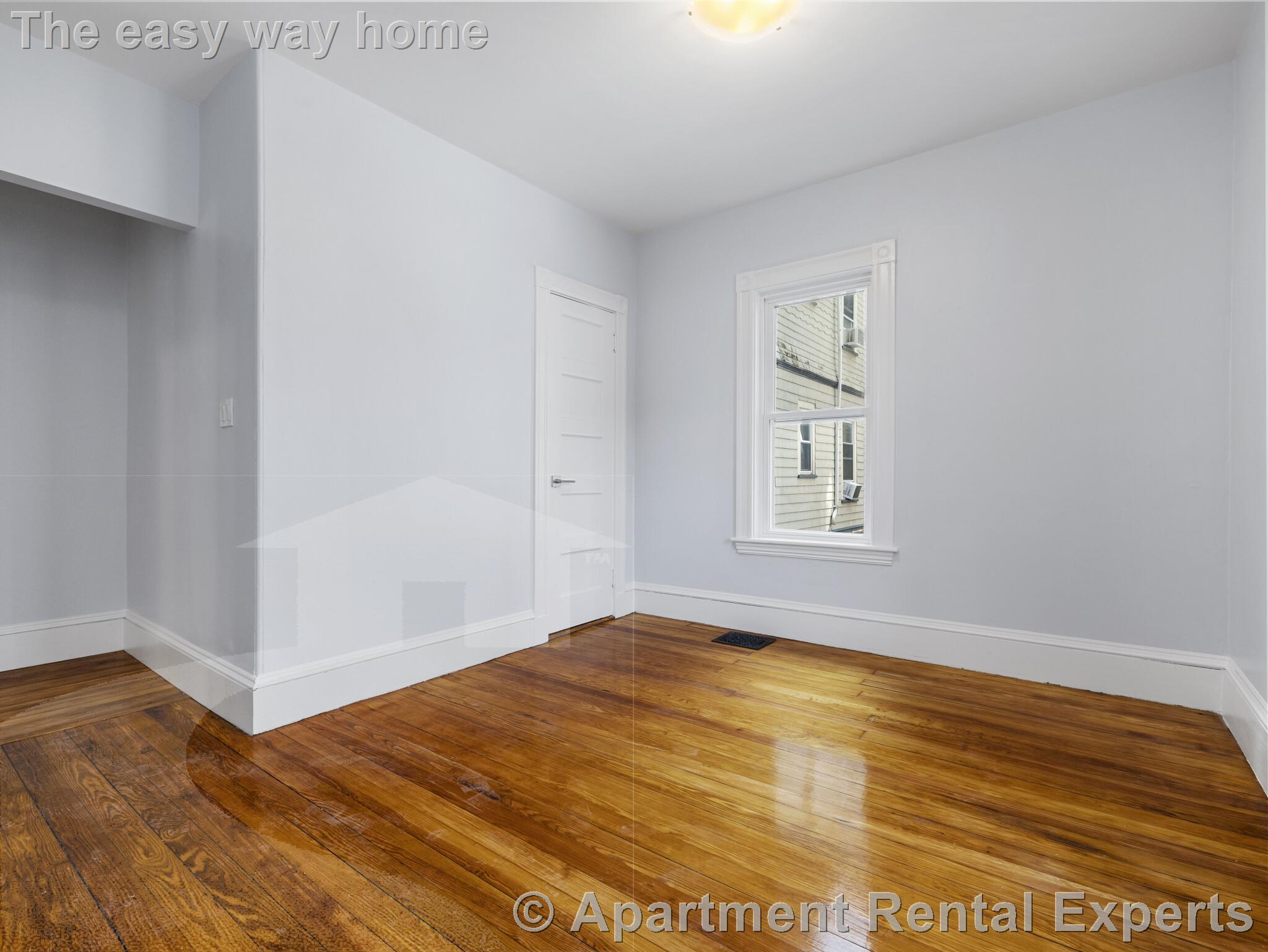 59 Hawthorne St, Davis Square