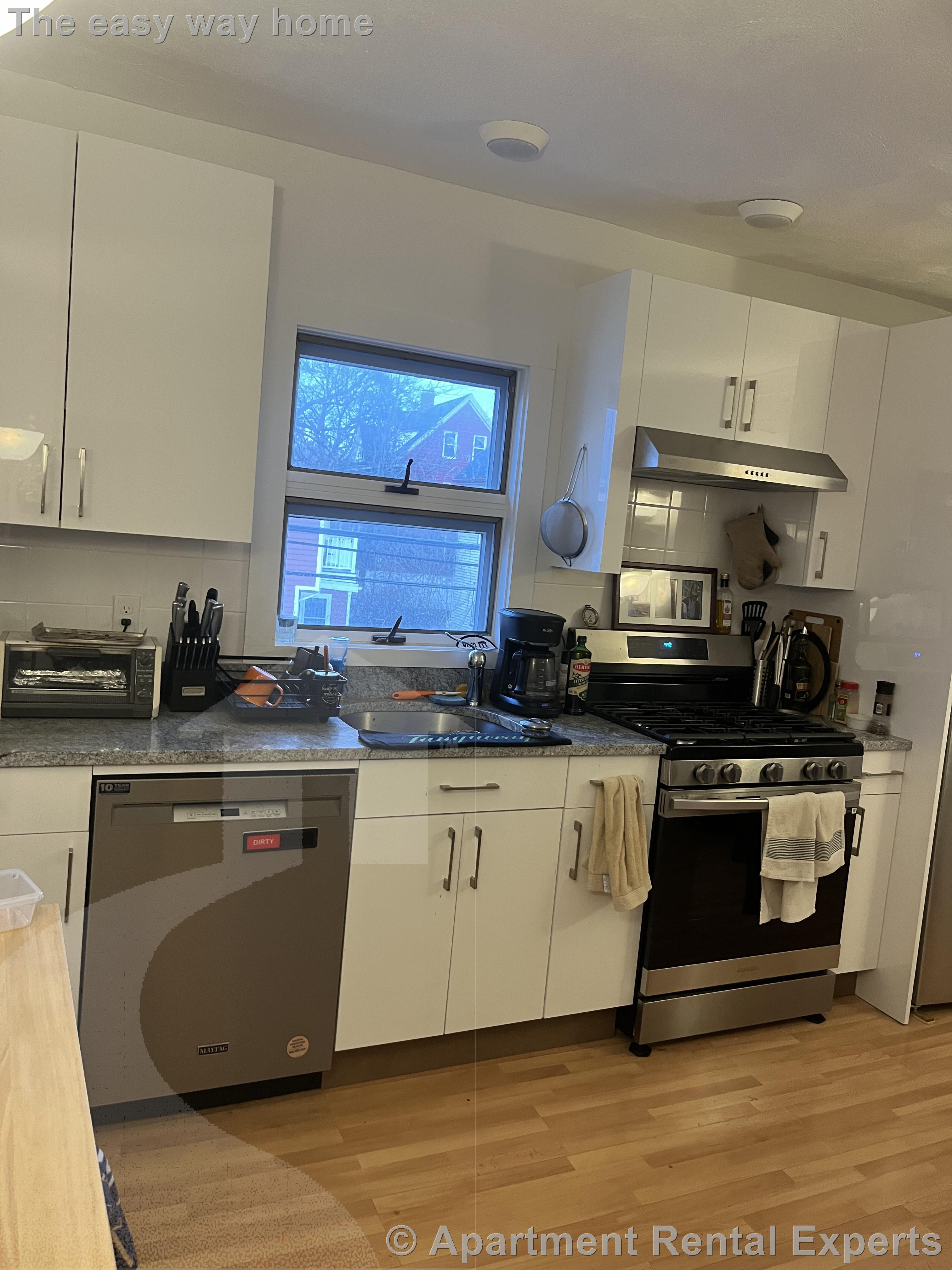 67 Willow Ave, Davis Square