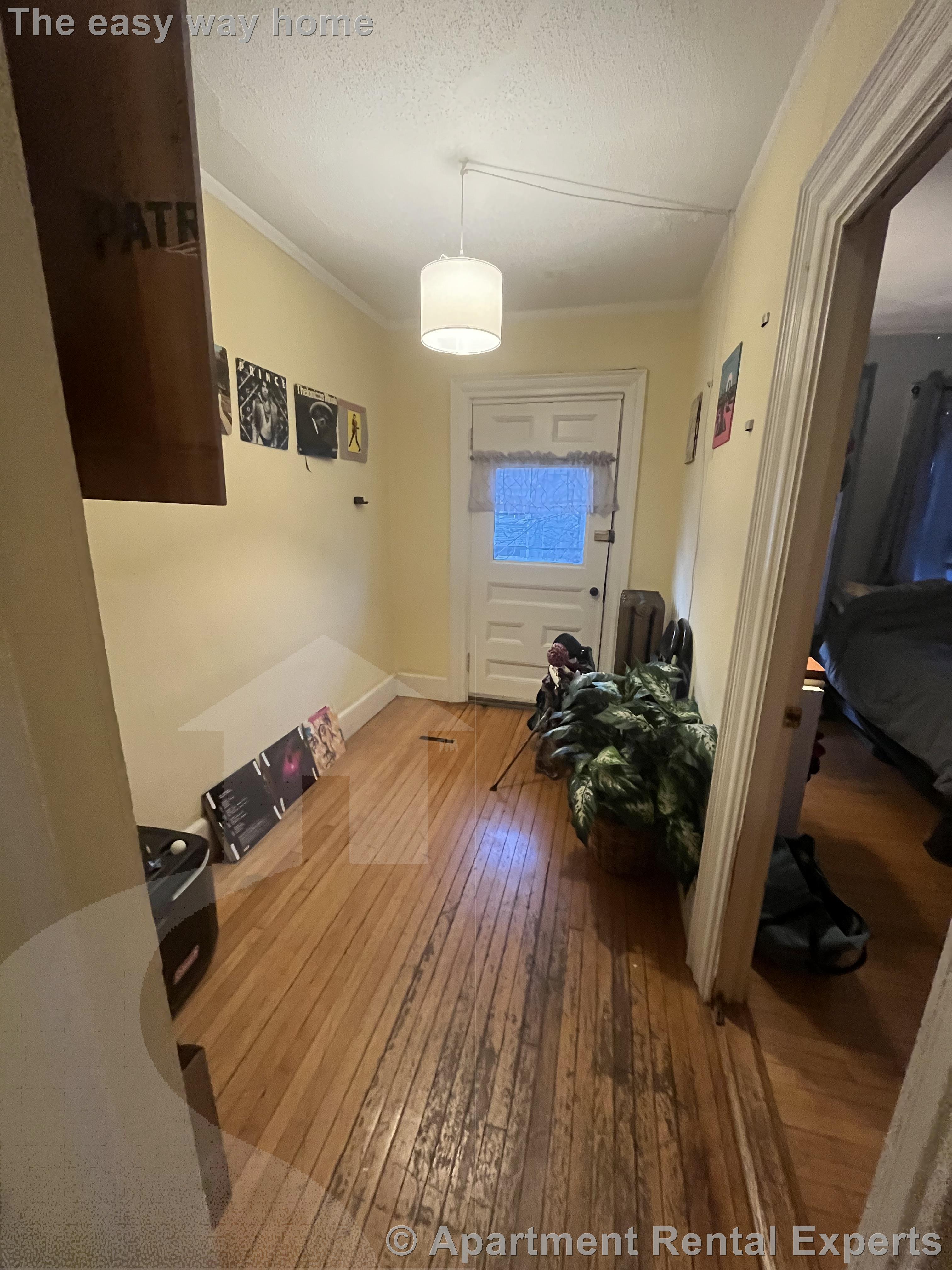 67 Willow Ave, Davis Square