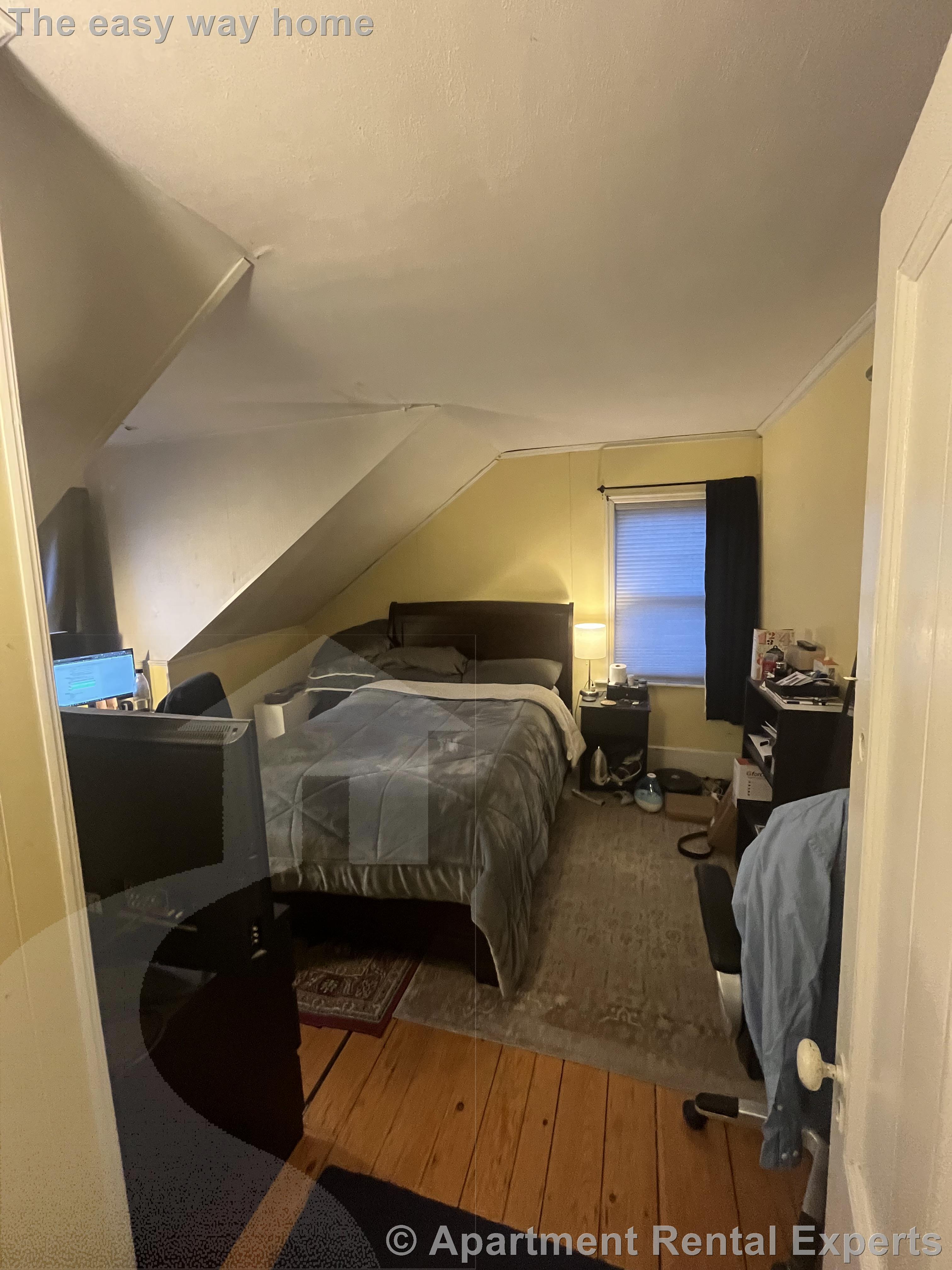 67 Willow Ave, Davis Square