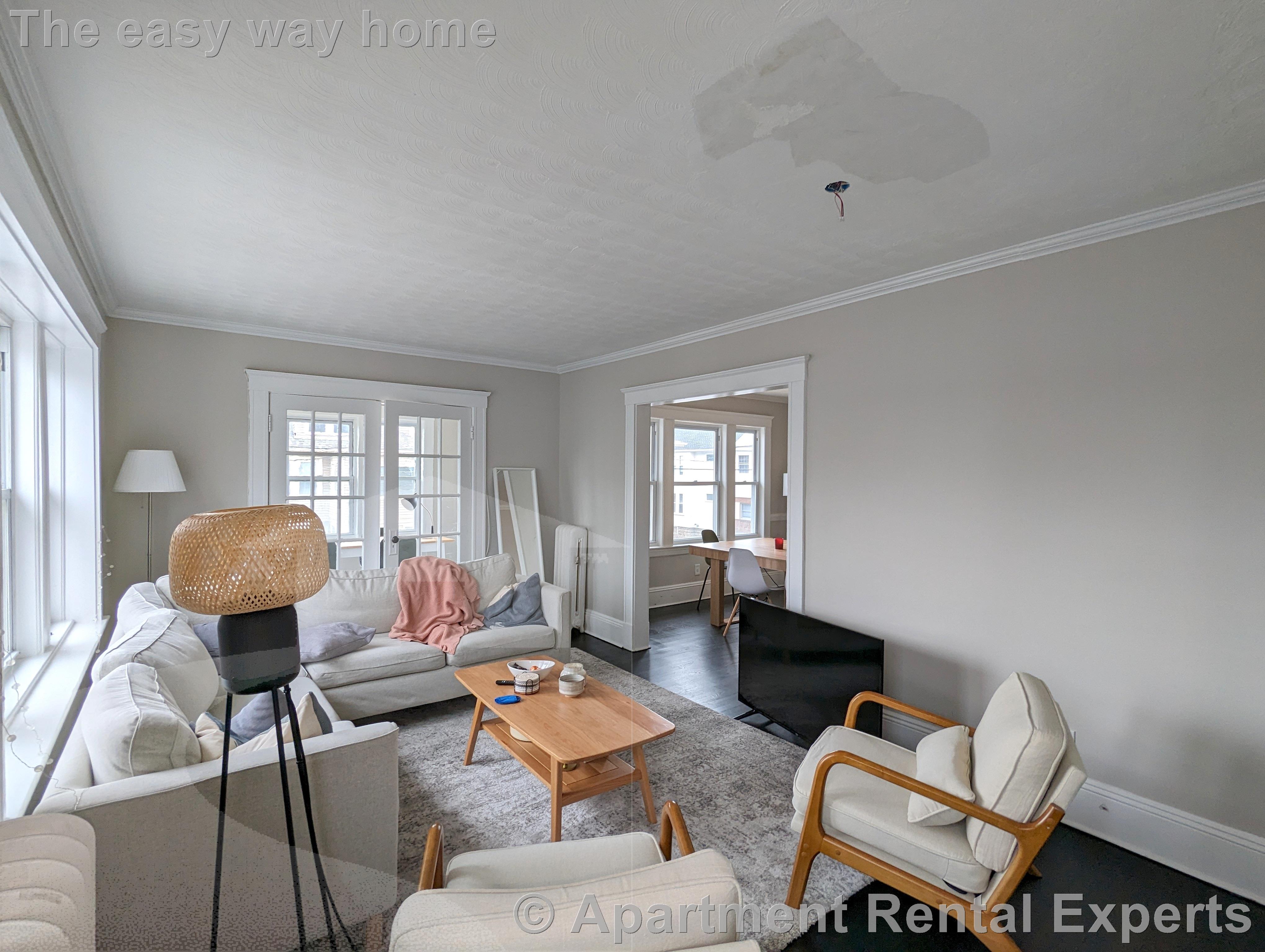 59 Sunset Rd, Tufts
