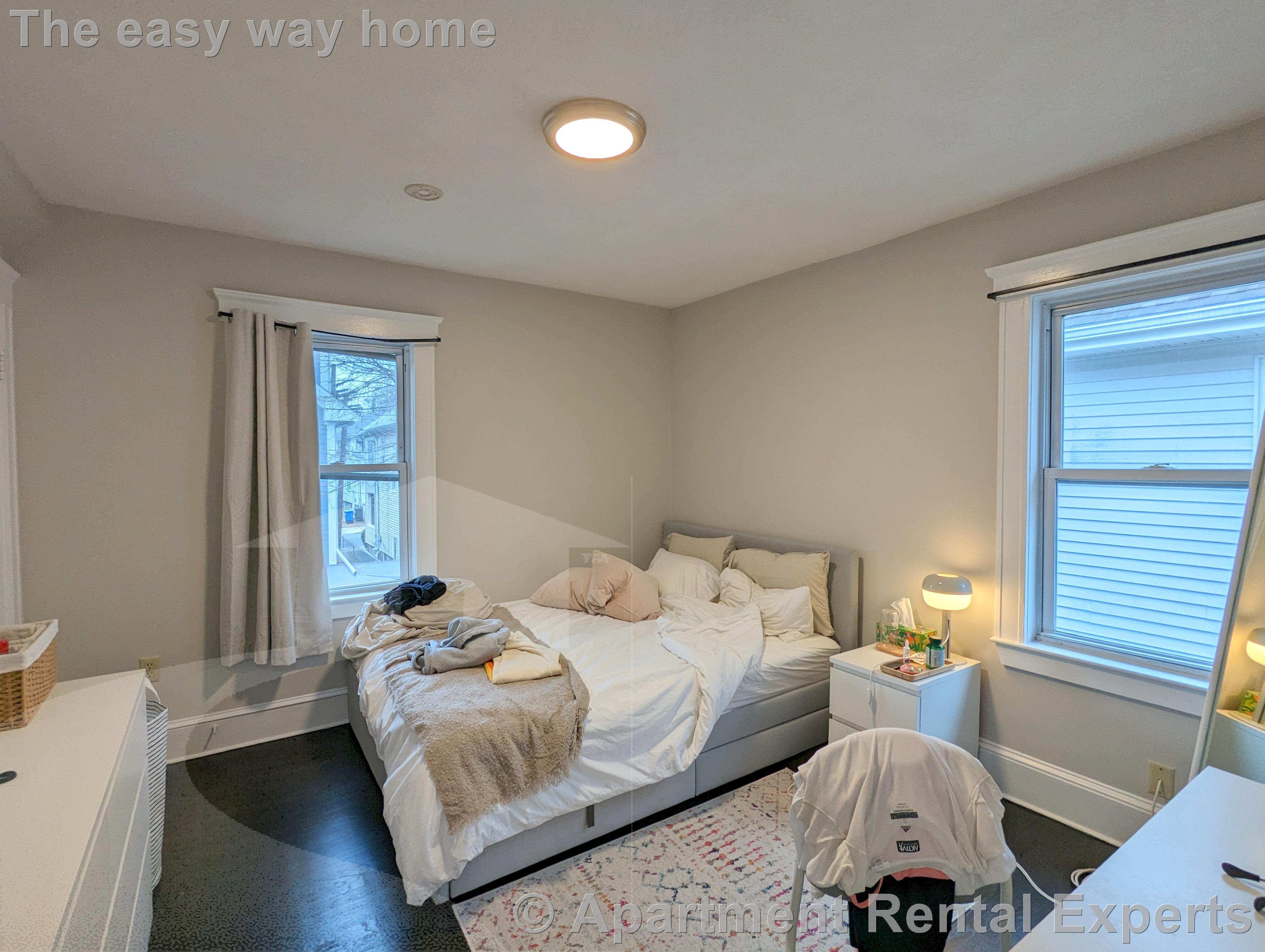 59 Sunset Rd, Tufts