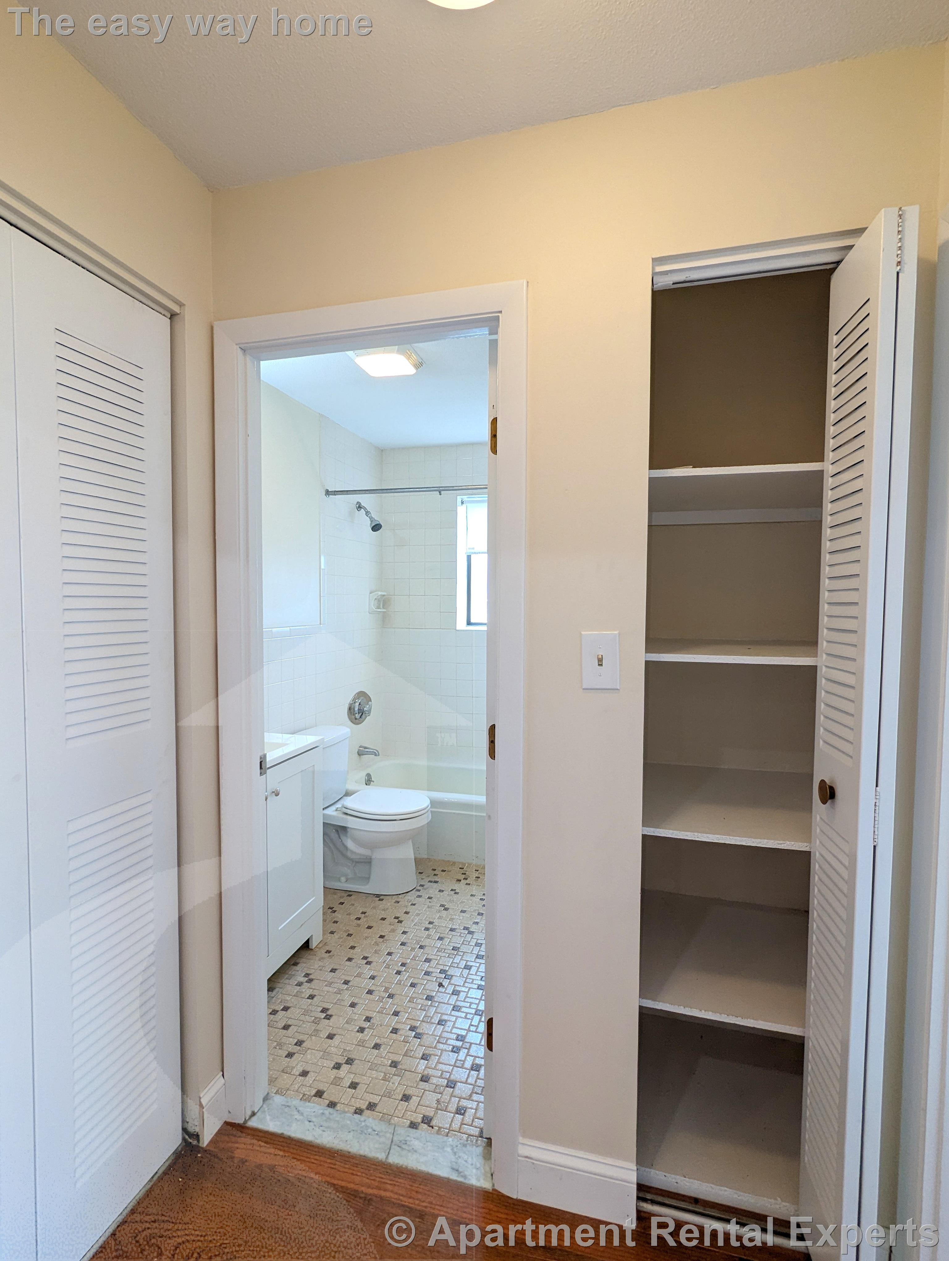 12 Cameron Ave, Davis Square