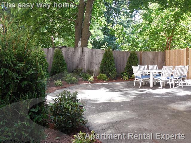 10 Smith Ave, Ward Two