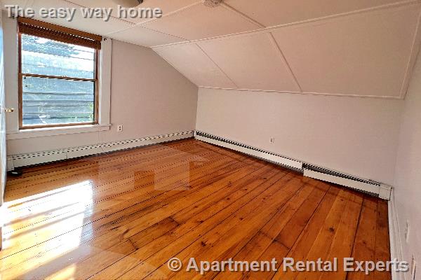 10 Smith Ave, Ward Two