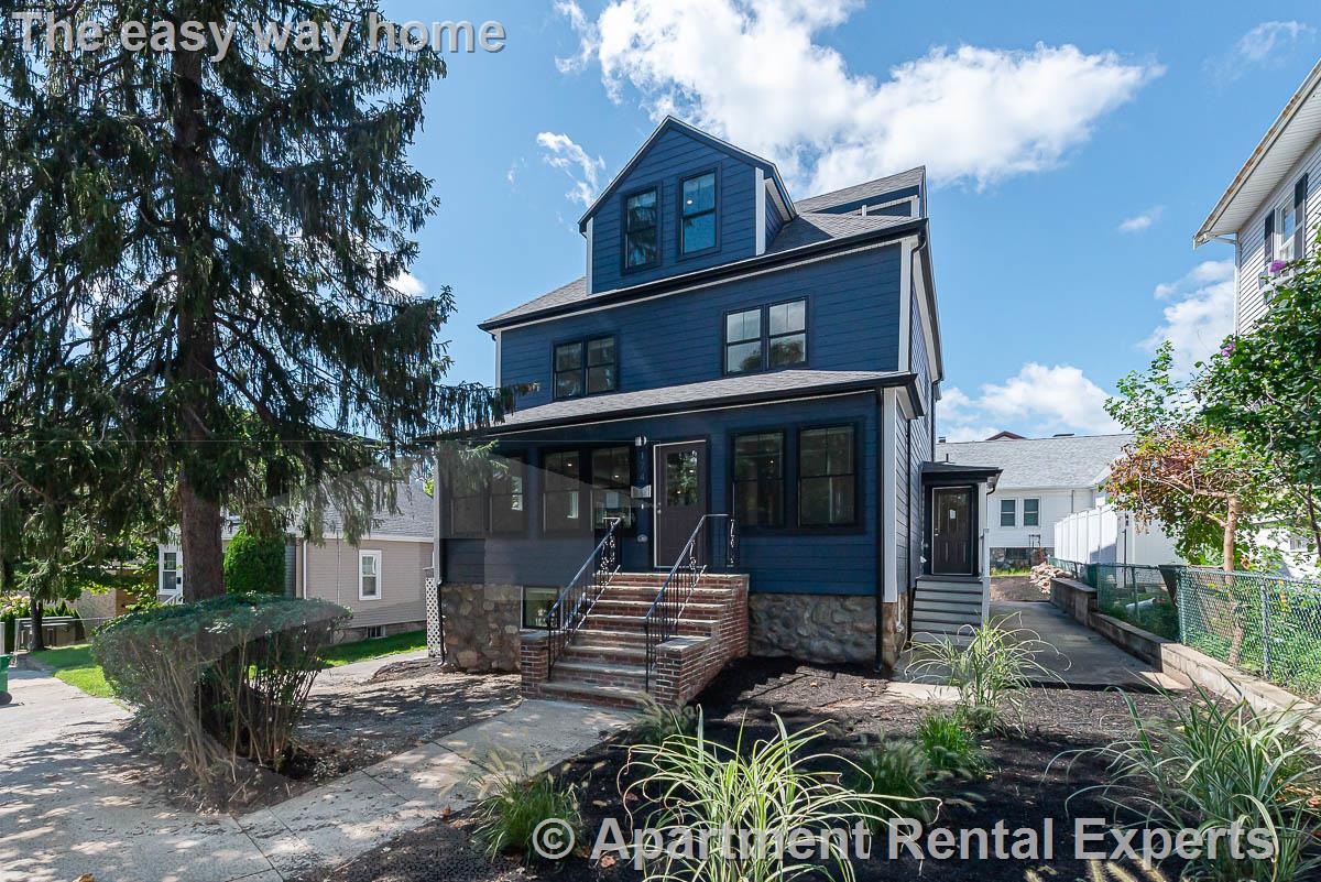 174 Fulton St, Medford Square