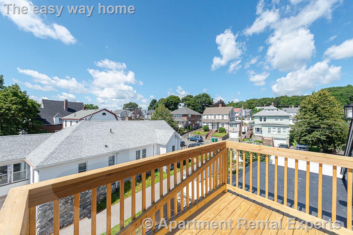 174 Fulton St, Medford Square