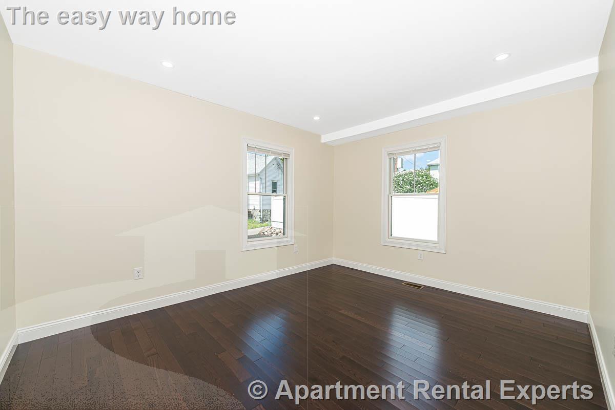 174 Fulton St, Medford Square