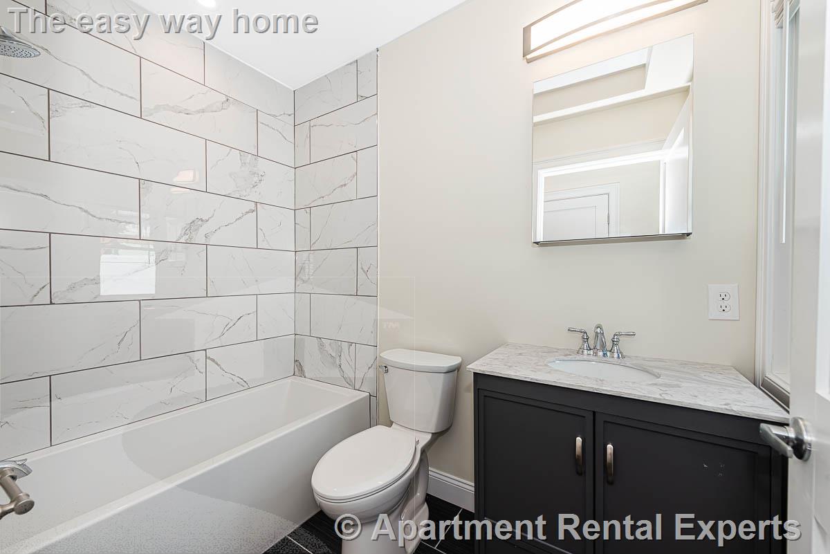 174 Fulton St, Medford Square