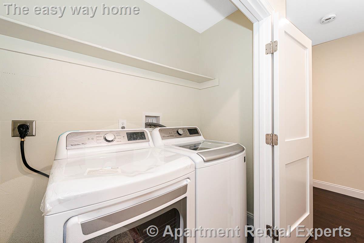 174 Fulton St, Medford Square