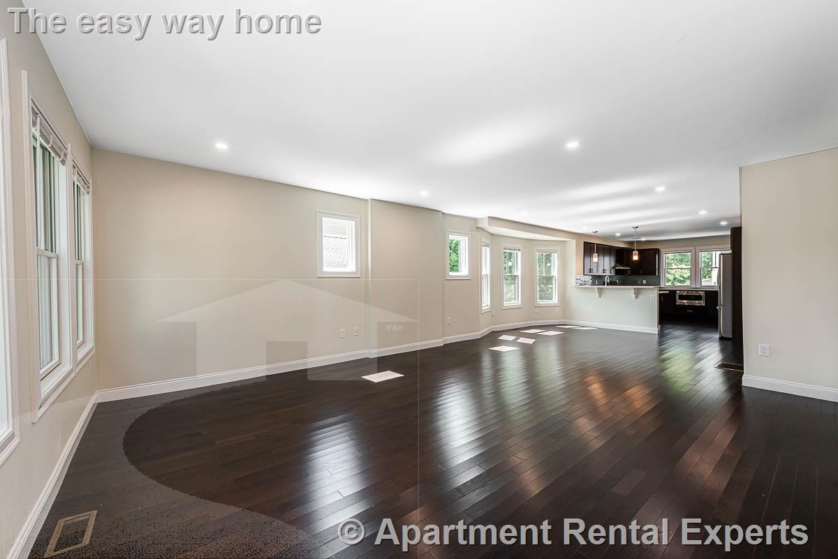 174 Fulton St, Medford Square