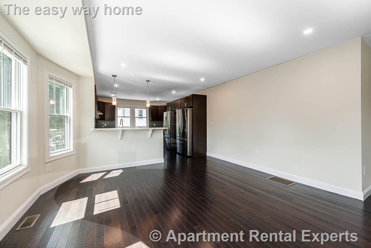 174 Fulton St, Medford Square