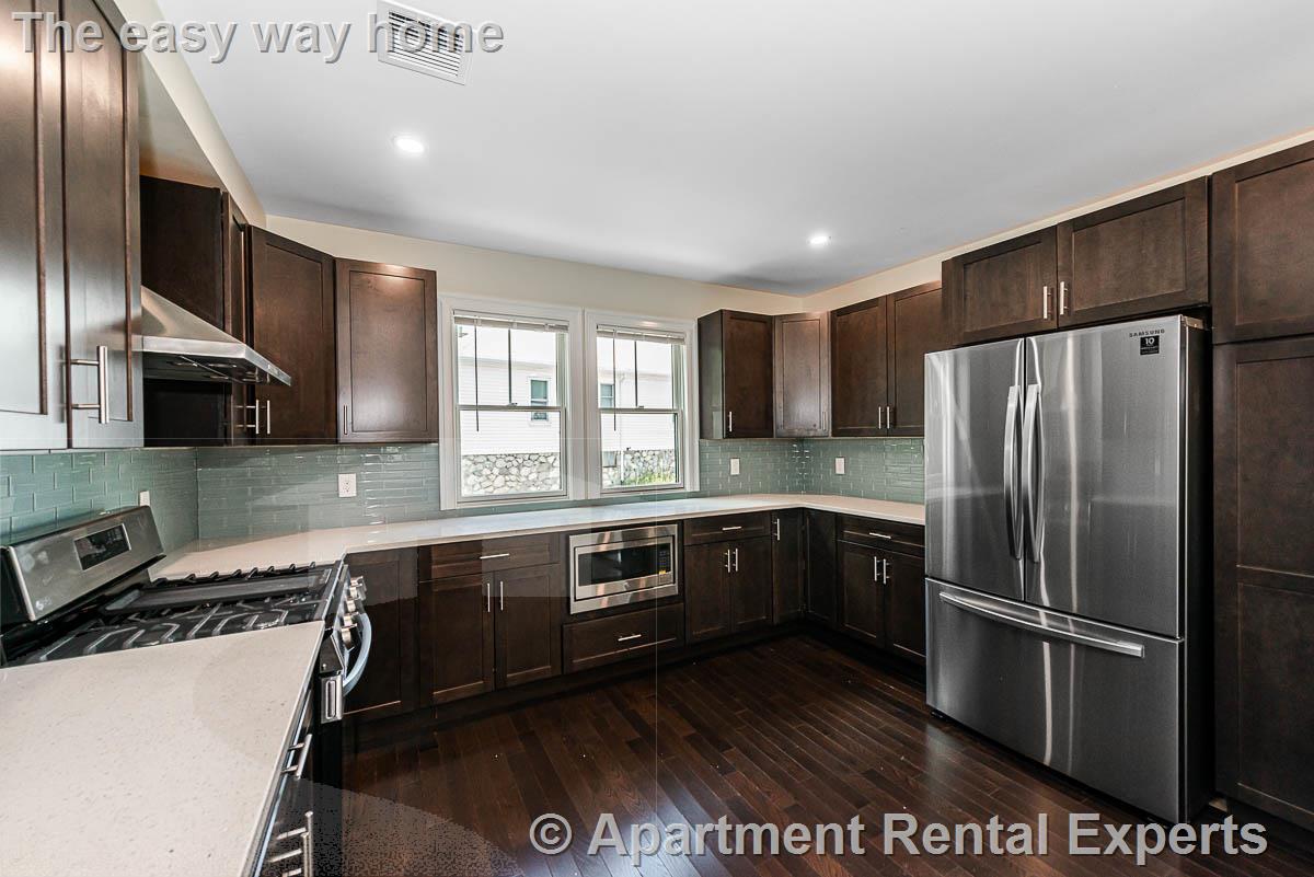 174 Fulton St, Medford Square