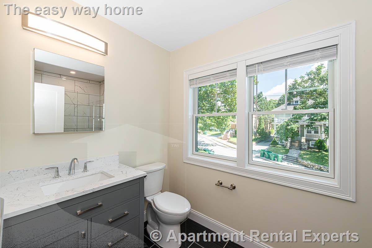 174 Fulton St, Medford Square