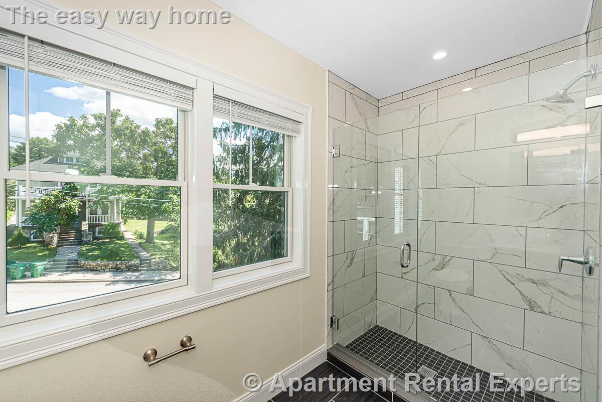 174 Fulton St, Medford Square