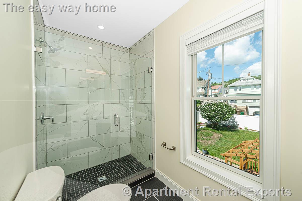 174 Fulton St, Medford Square