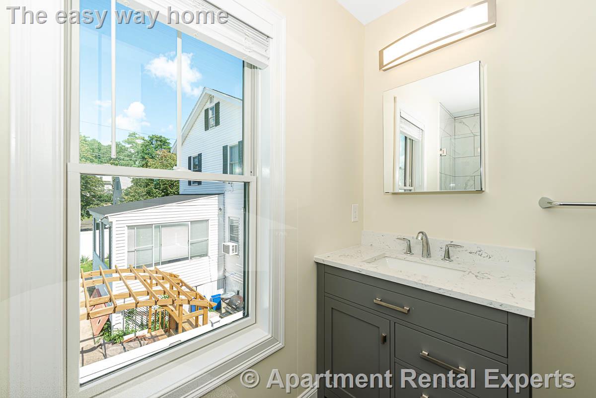 174 Fulton St, Medford Square