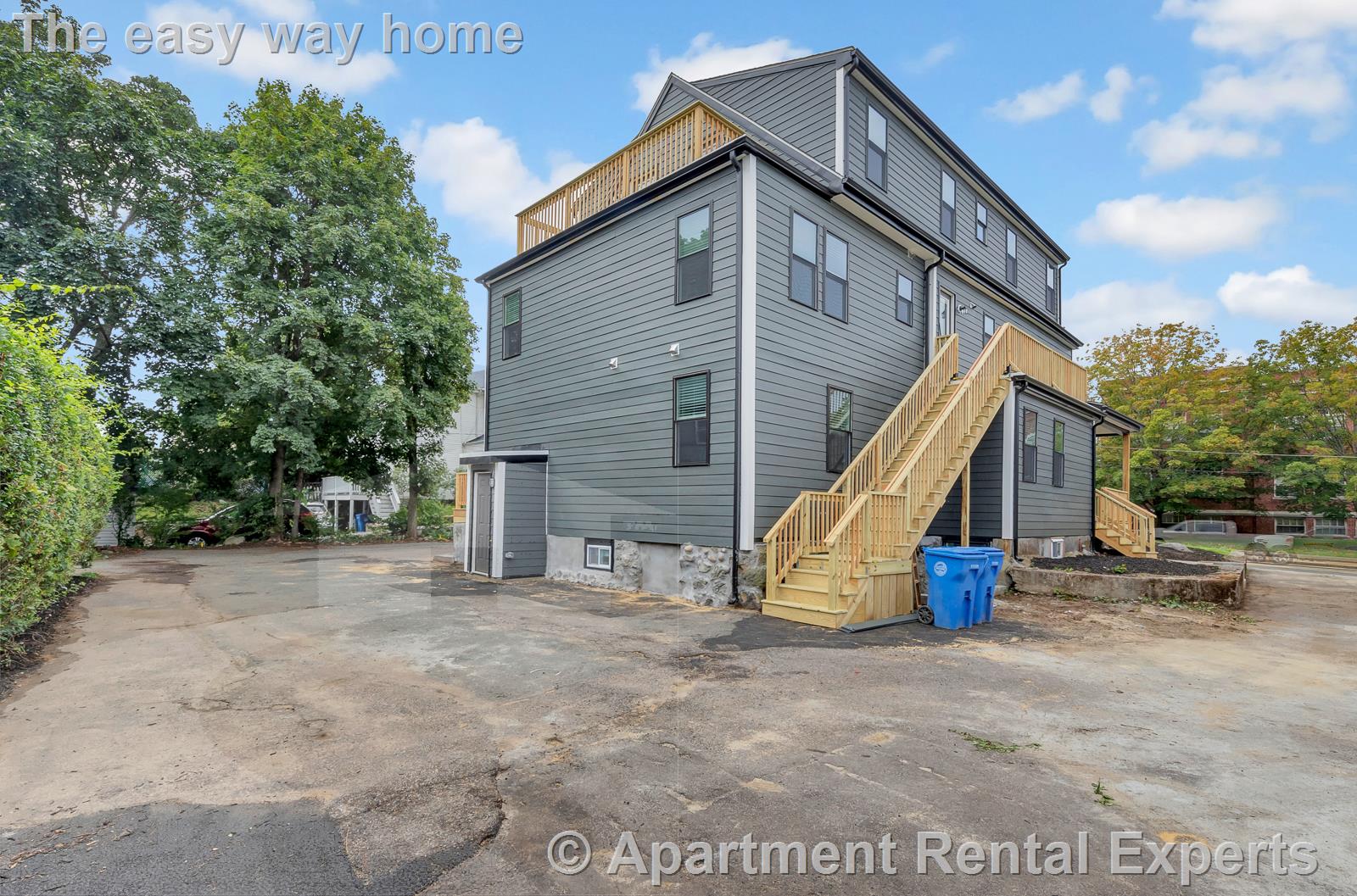 73-75 Lexington St, Waltham