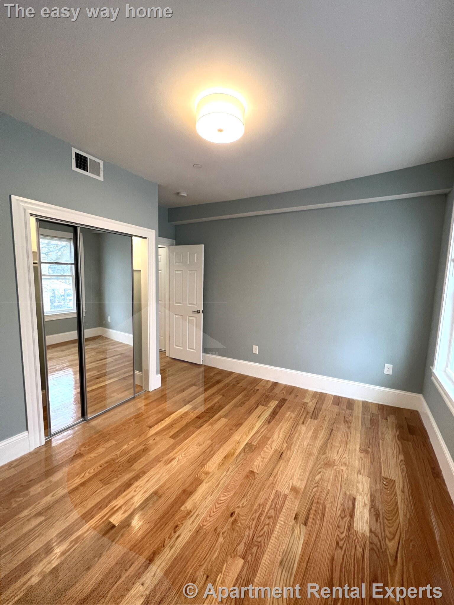 73 Pearl St, Sullivan Square