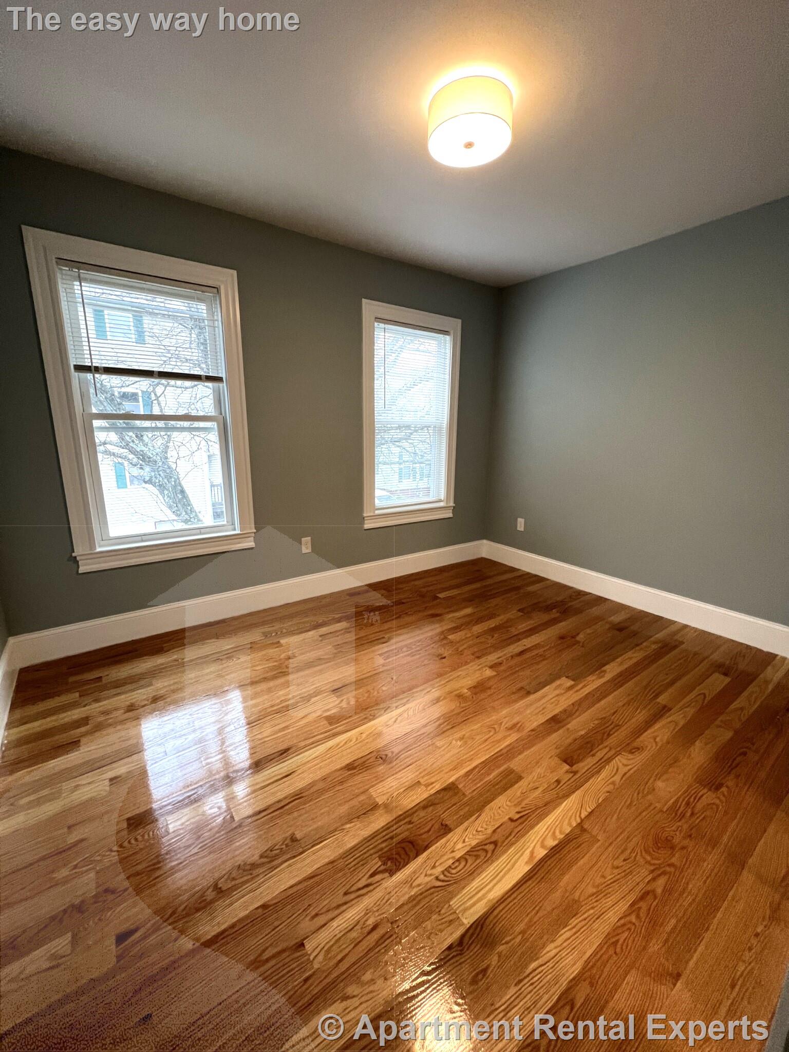 73 Pearl St, Sullivan Square