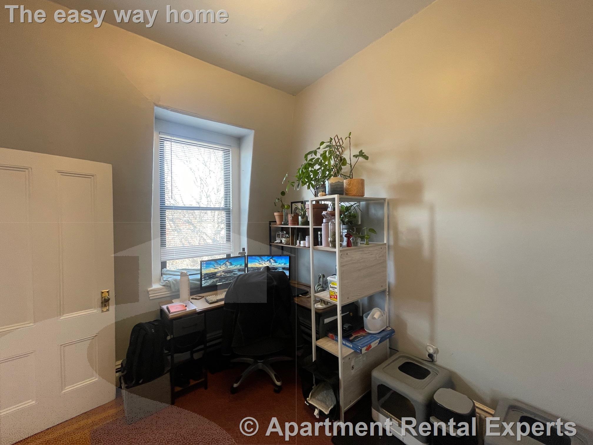 61 Adams St, Magoun Square