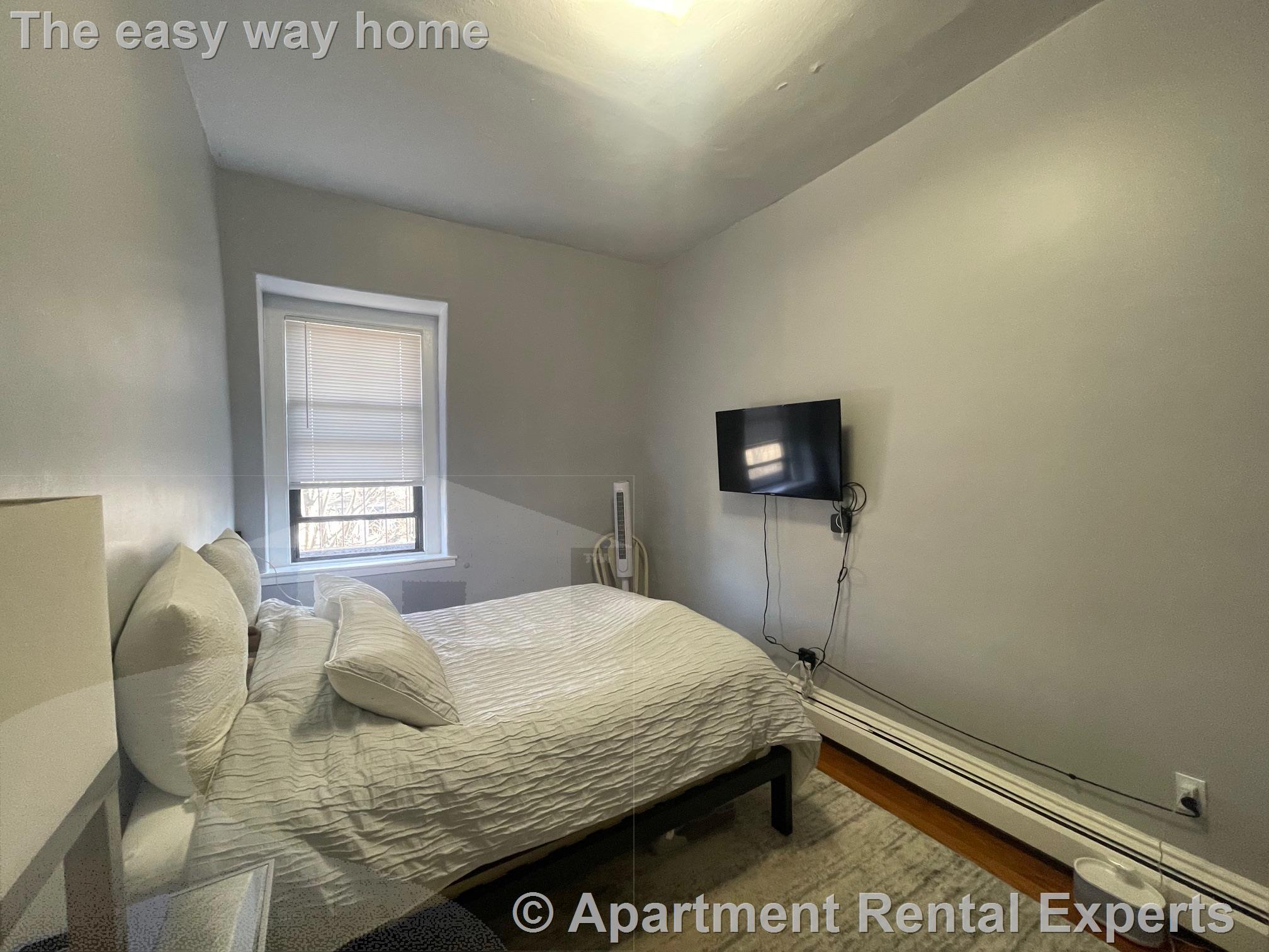 61 Adams St, Magoun Square