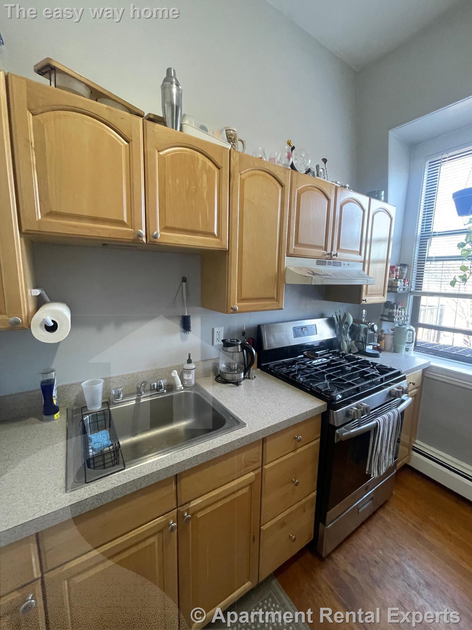 61 Adams St, Magoun Square