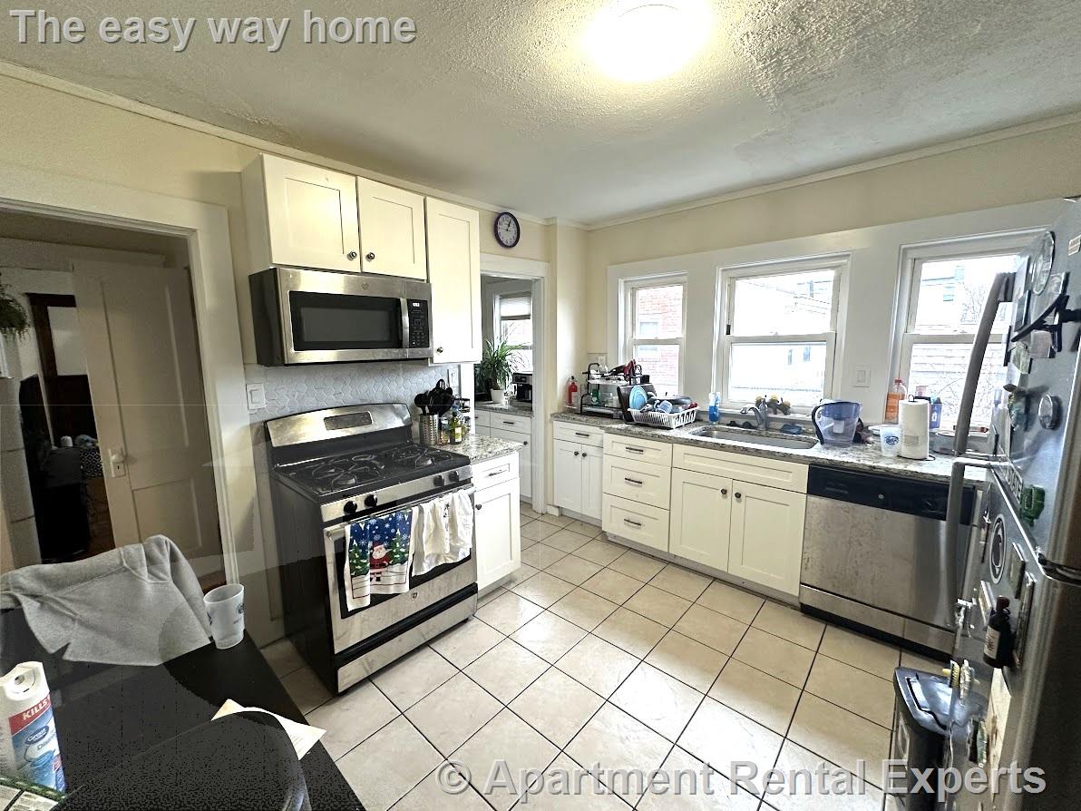 122 Bonner Ave, Magoun Square