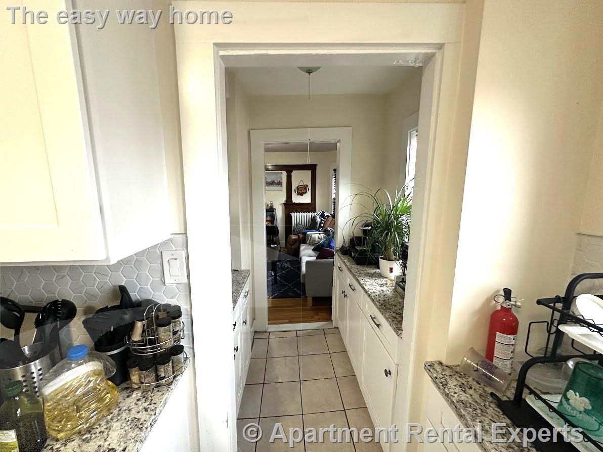 122 Bonner Ave, Magoun Square