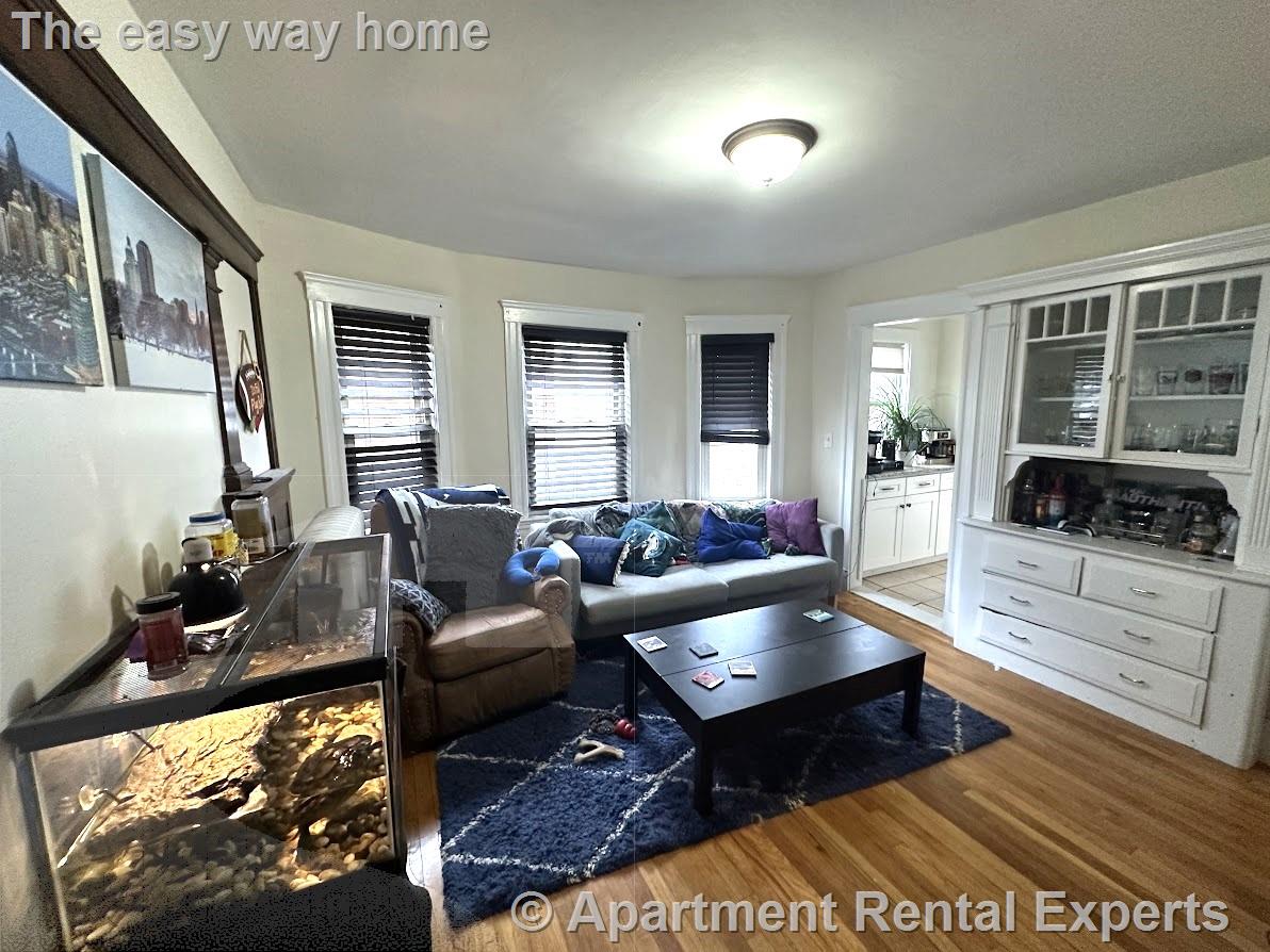 122 Bonner Ave, Magoun Square