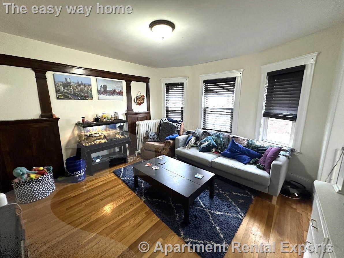 122 Bonner Ave, Magoun Square