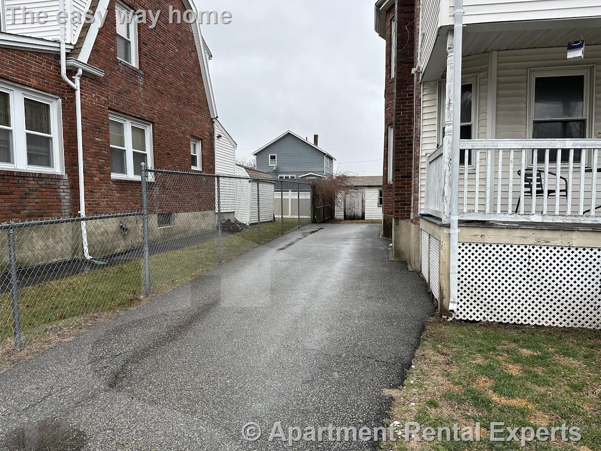 122 Bonner Ave, Magoun Square