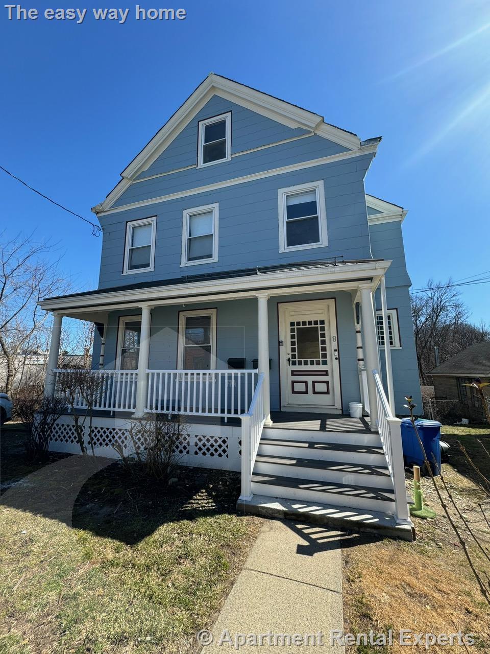 8 Swan Pl, Arlington Center