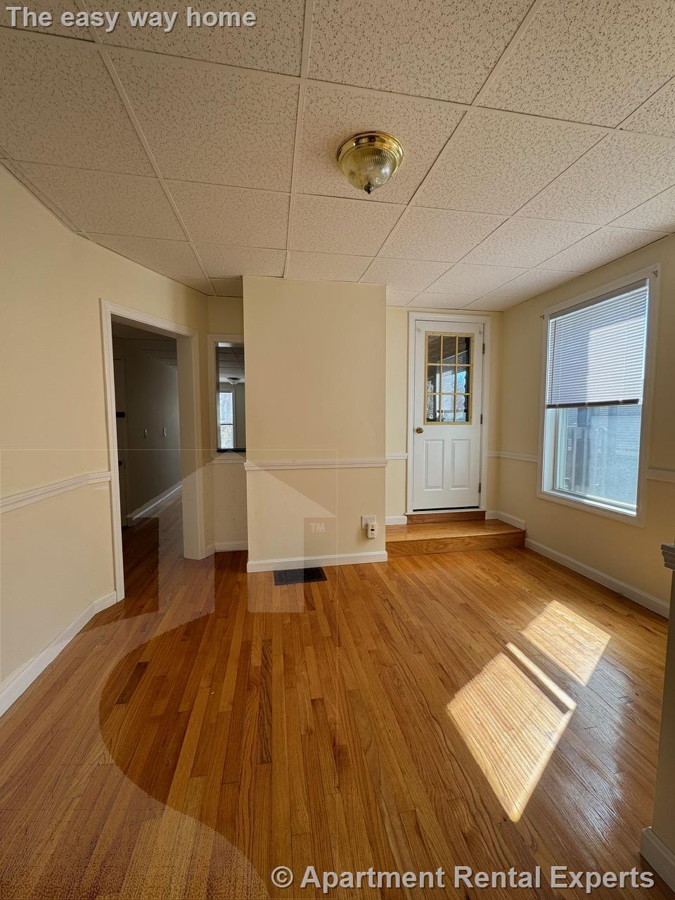 8 Swan Pl, Arlington Center